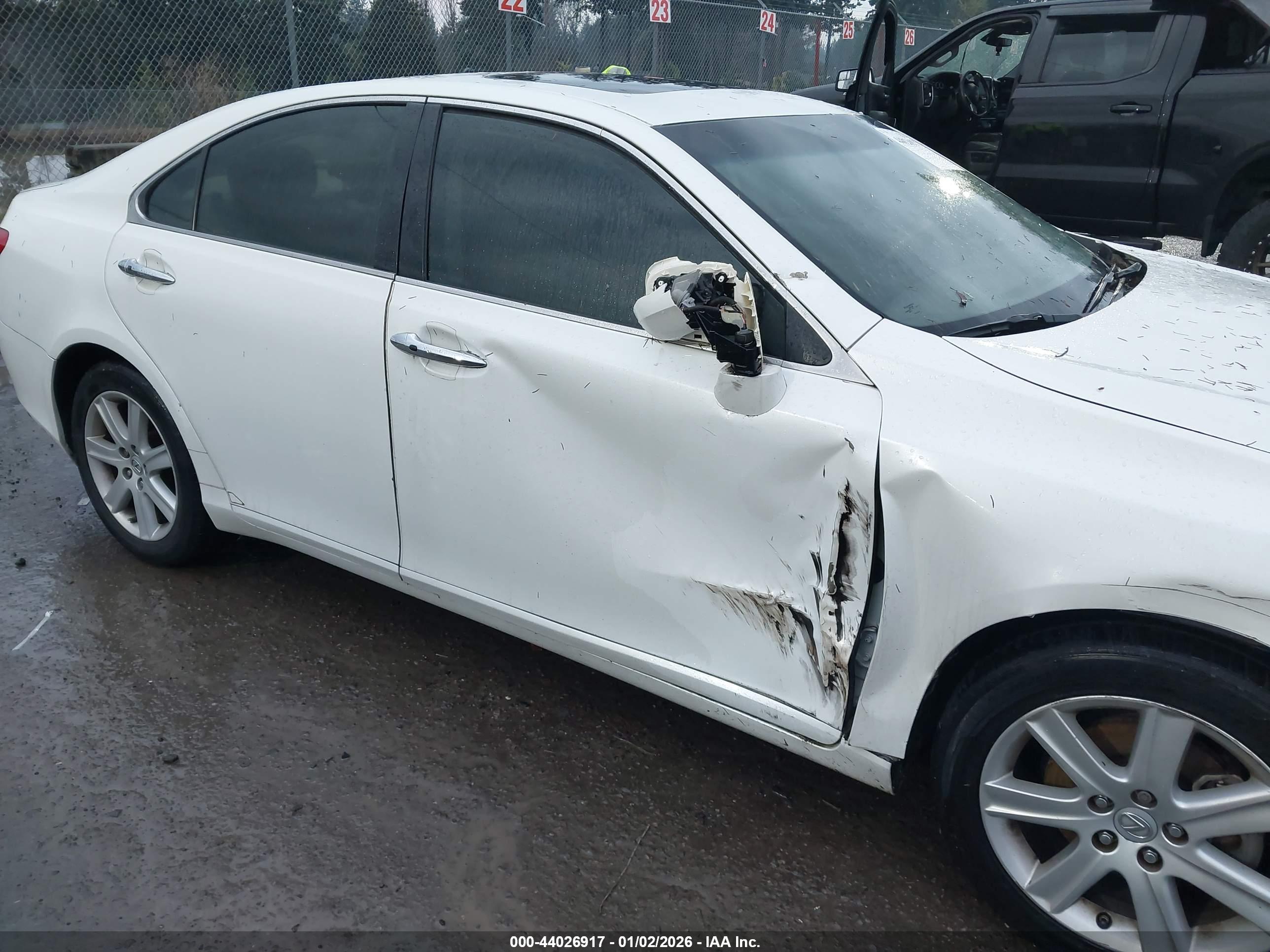 LEXUS ES image 6