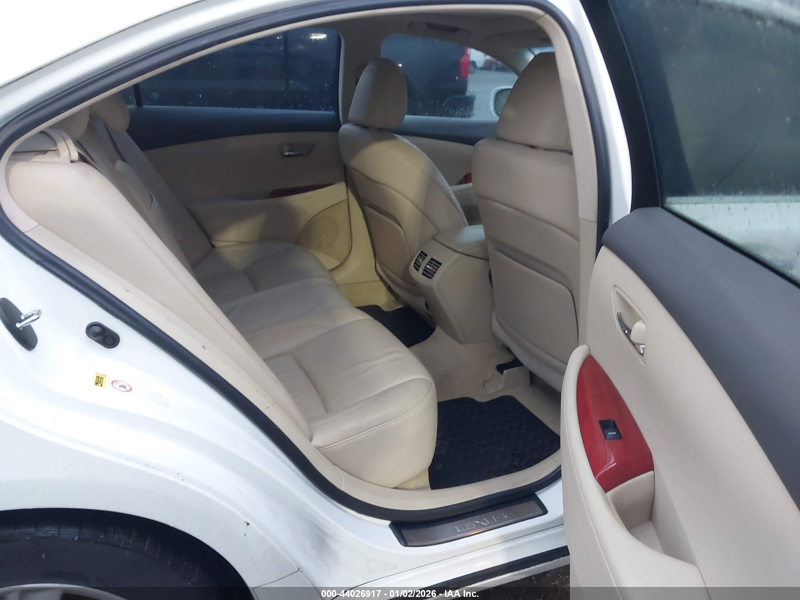 LEXUS ES image 8