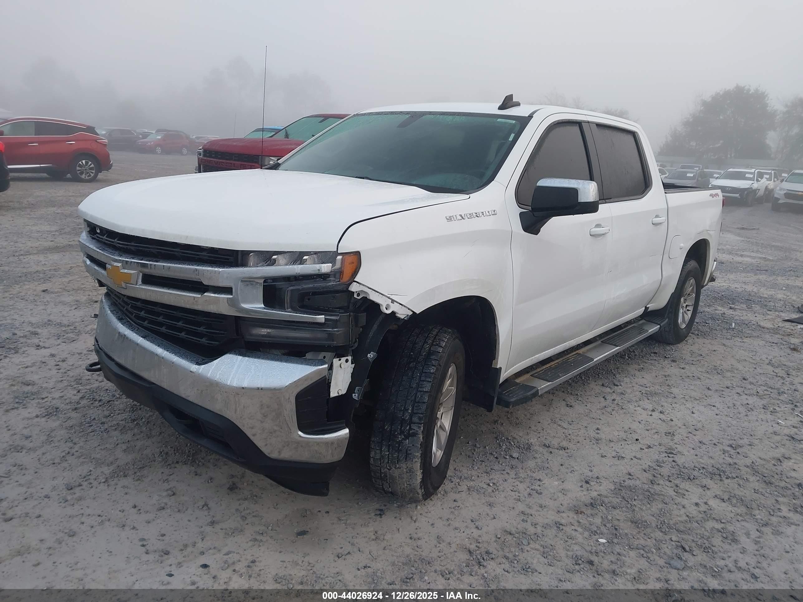 CHEVROLET SILVERADO image 2