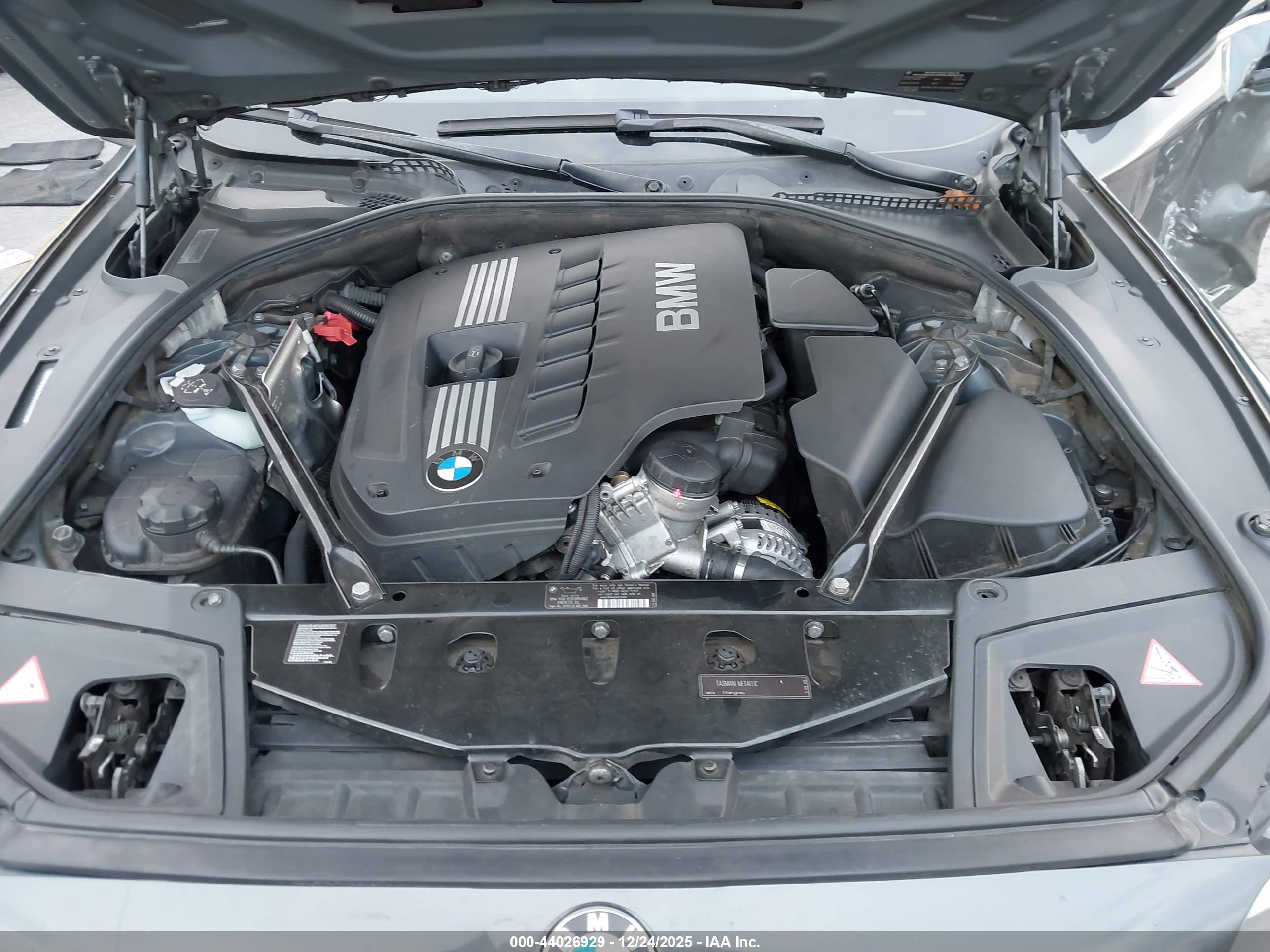 BMW 528I image 10