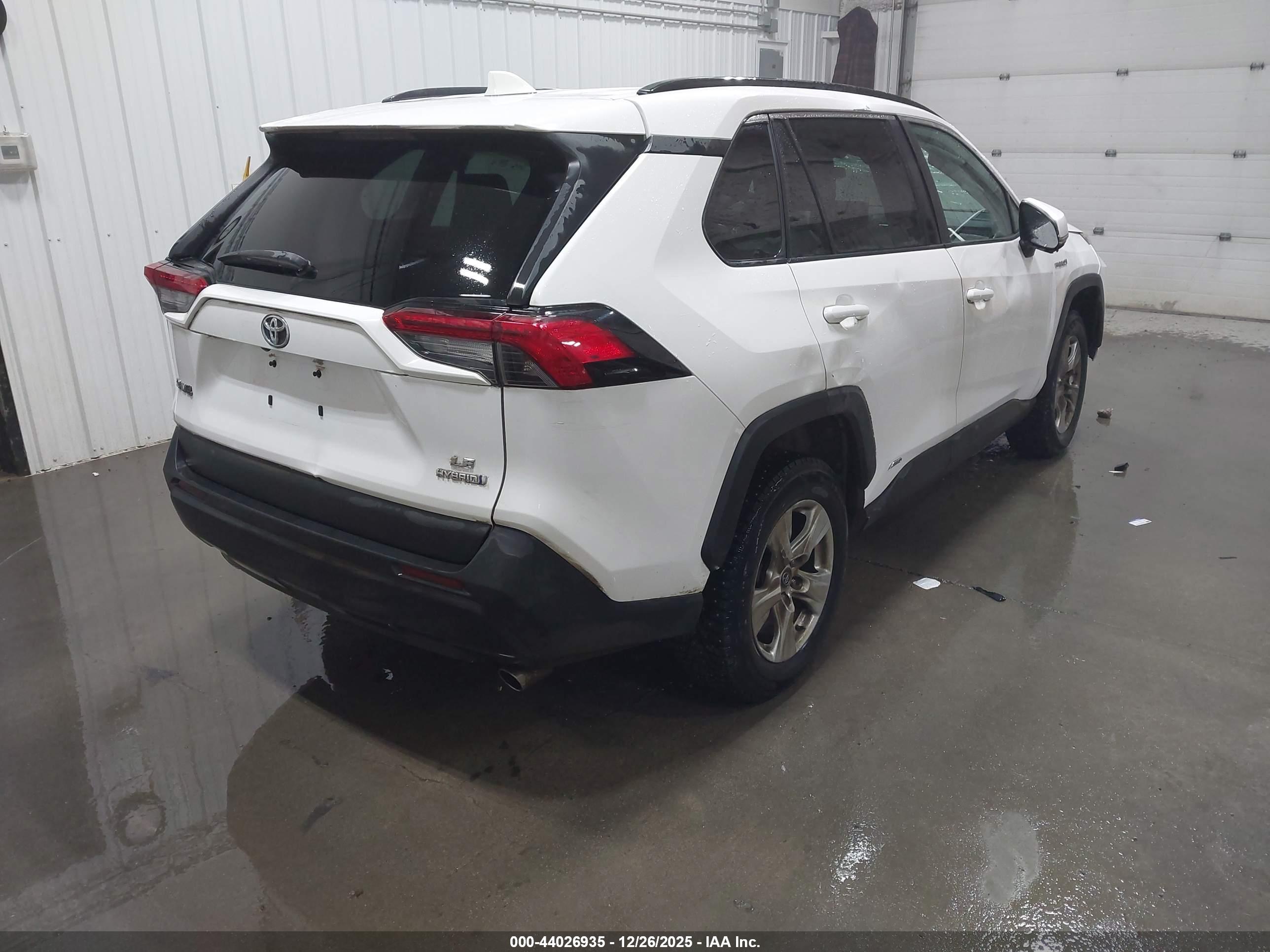 TOYOTA RAV4 image 4
