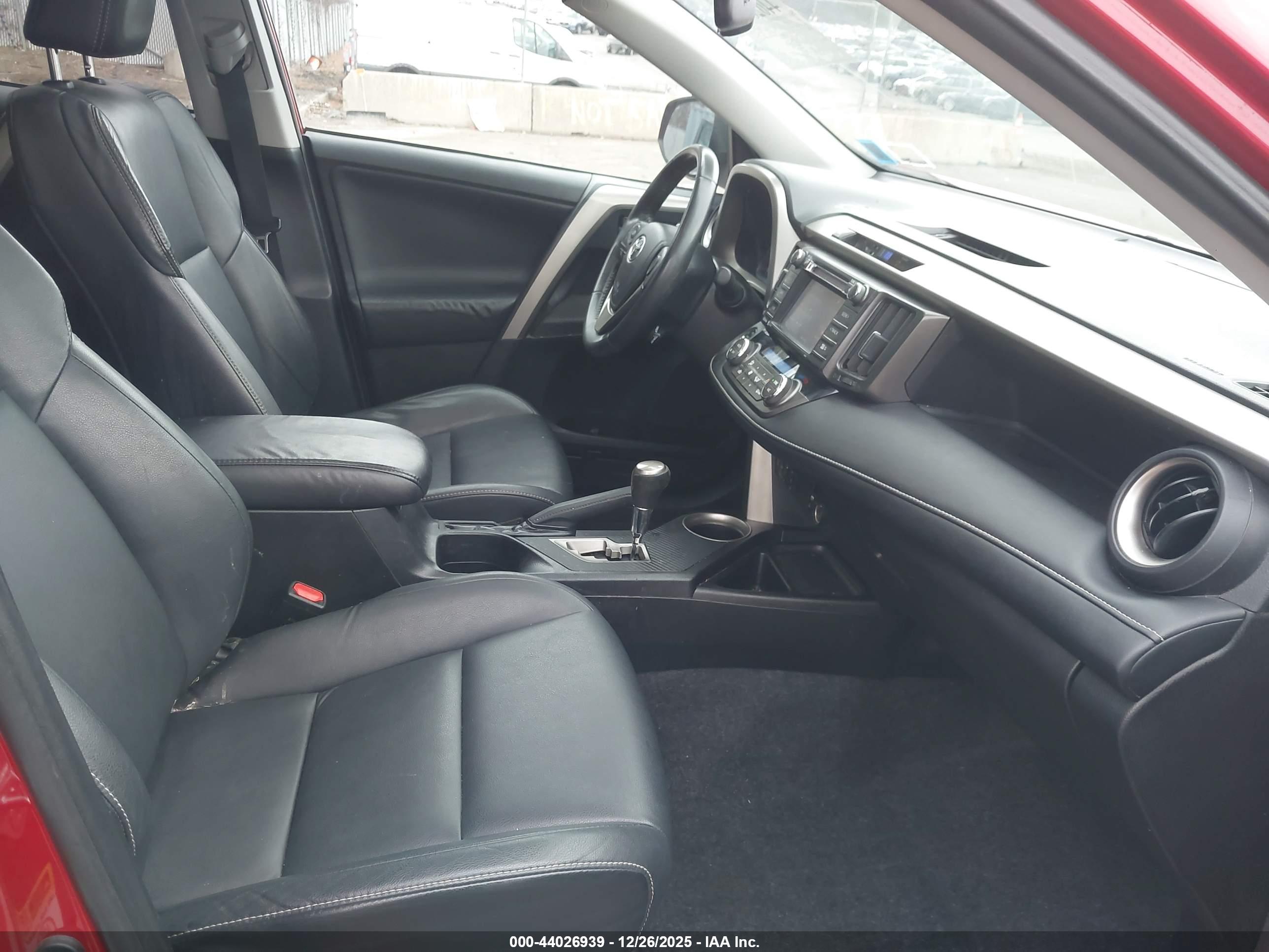 TOYOTA RAV4 image 5