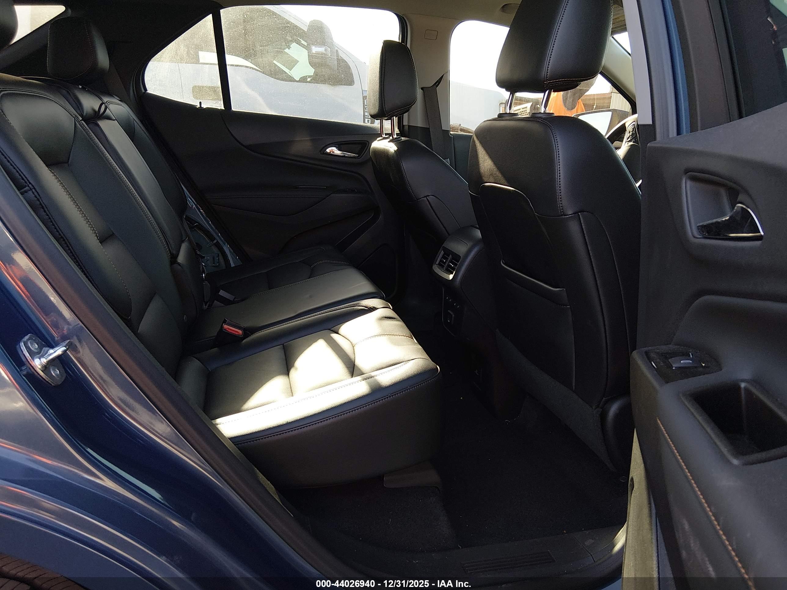 CHEVROLET EQUINOX image 8