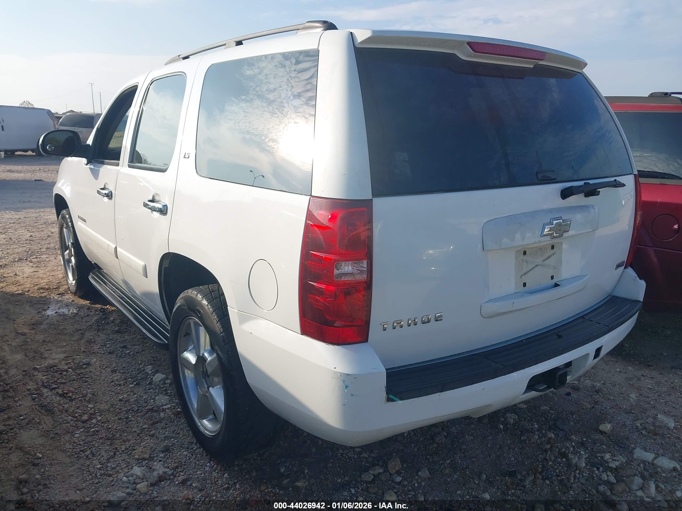 CHEVROLET TAHOE image 3