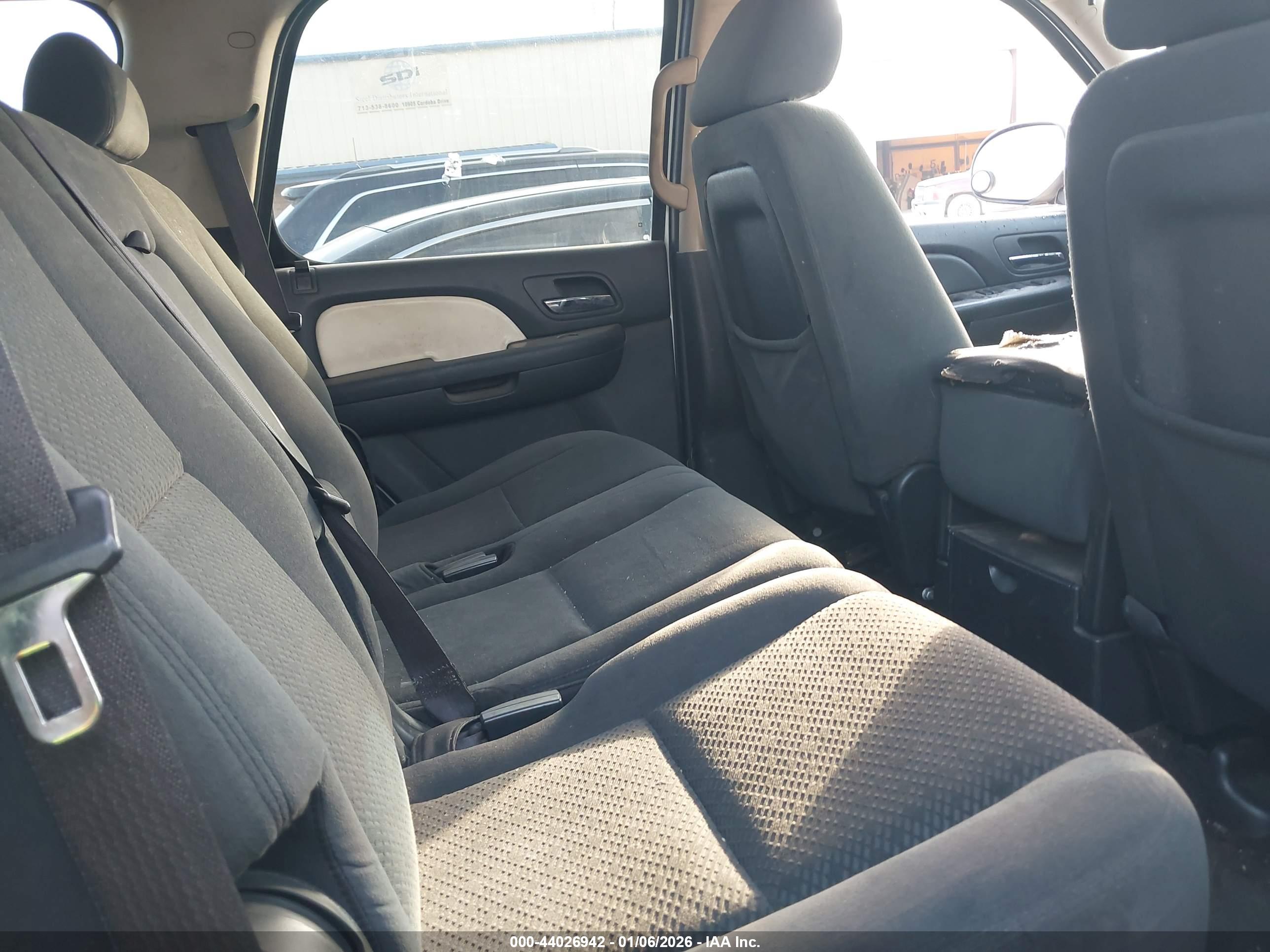 CHEVROLET TAHOE image 8