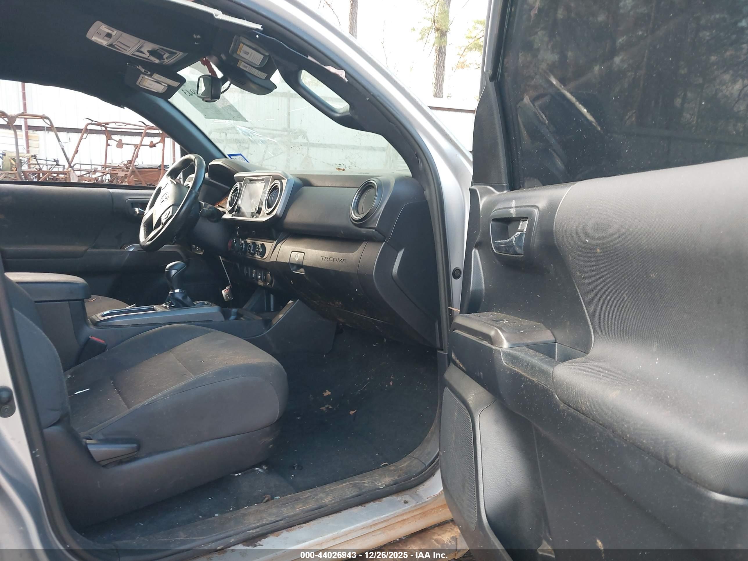 TOYOTA TACOMA image 5