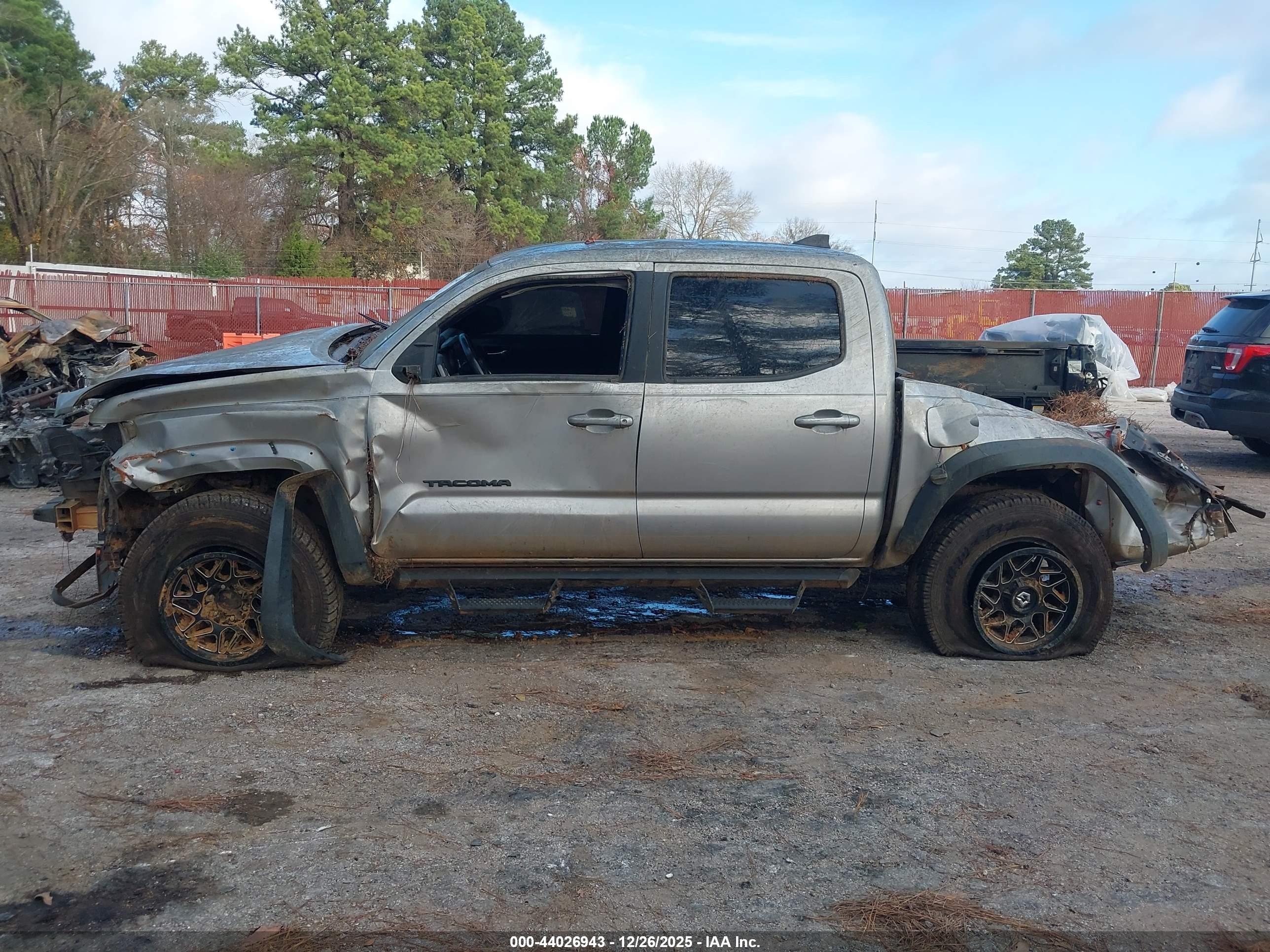 TOYOTA TACOMA image 6