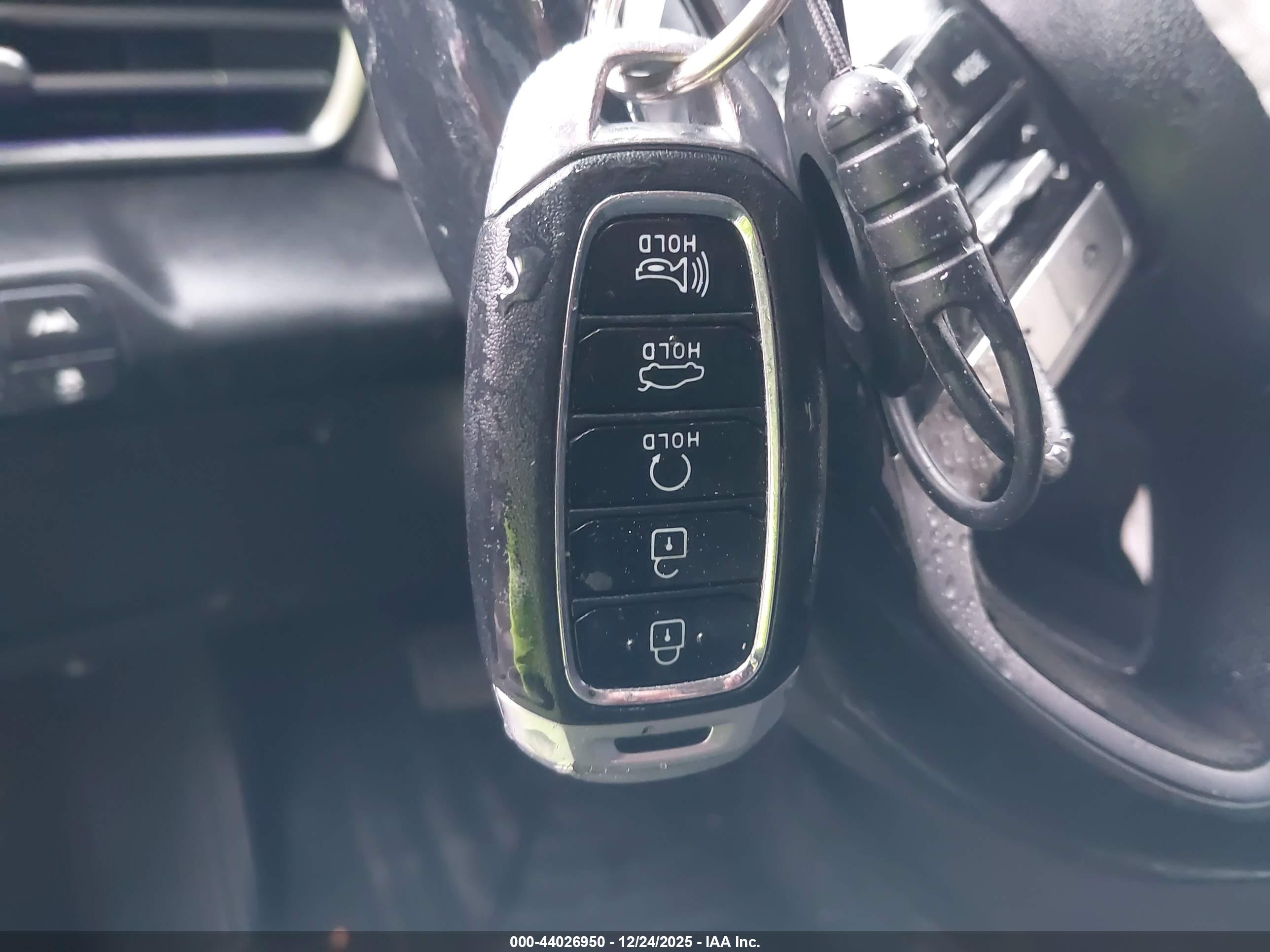 HYUNDAI ELANTRA image 11