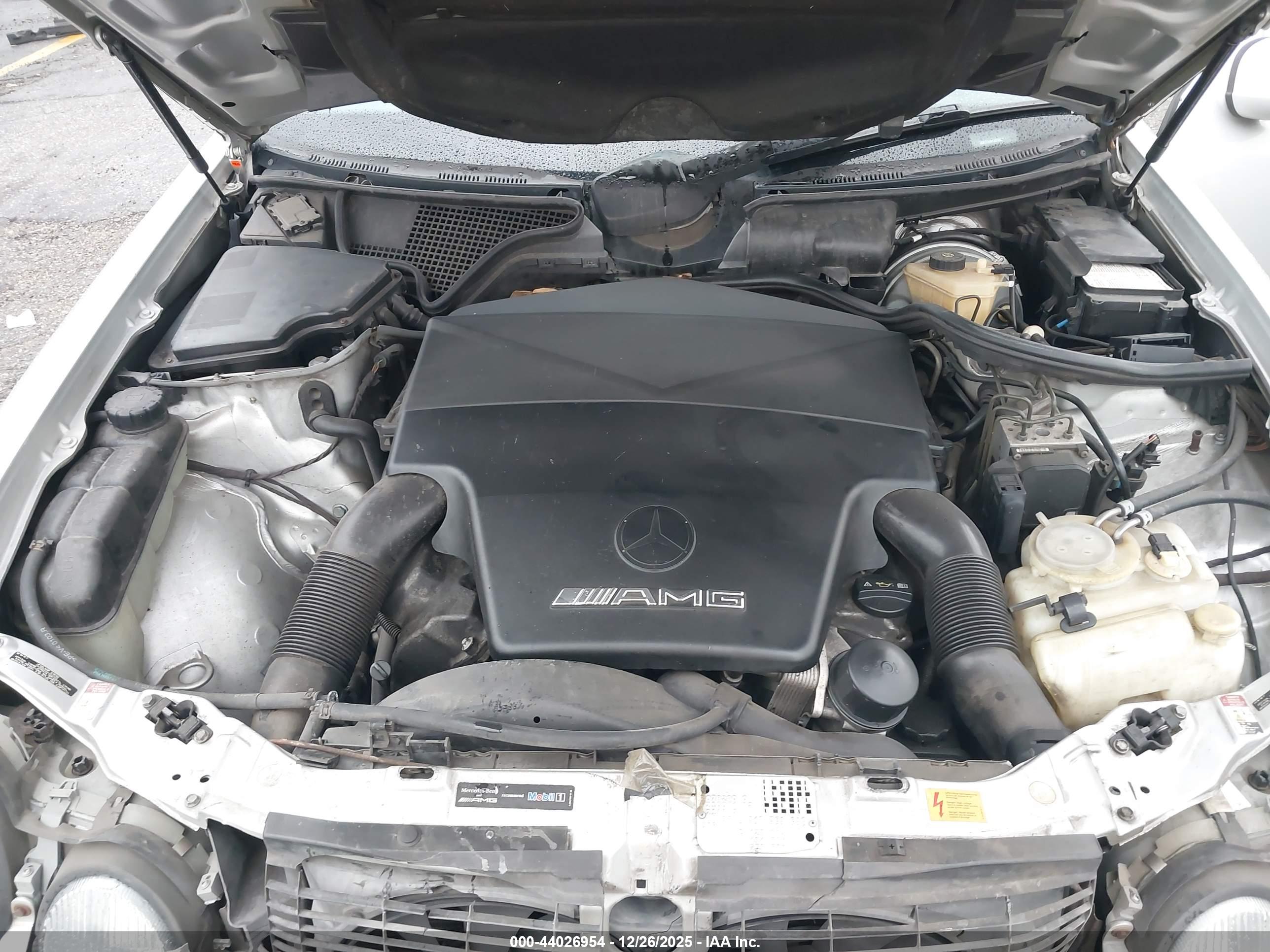 MERCEDES-BENZ E image 10