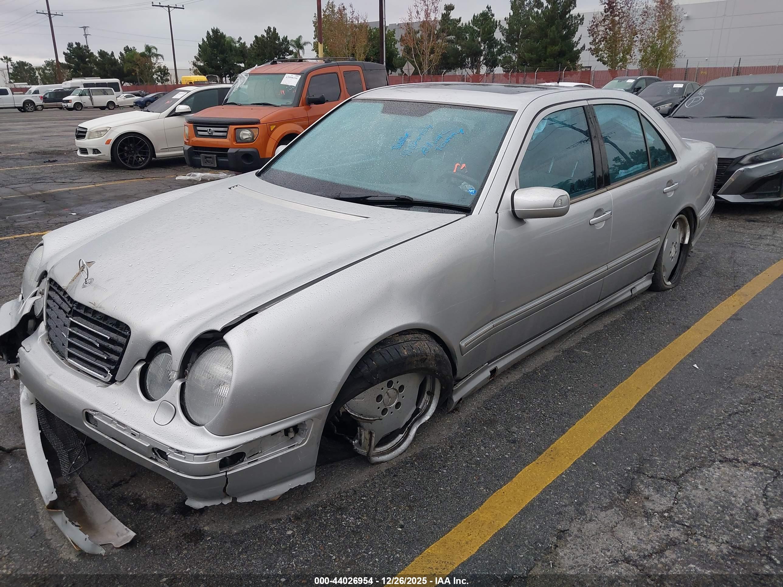 MERCEDES-BENZ E image 2