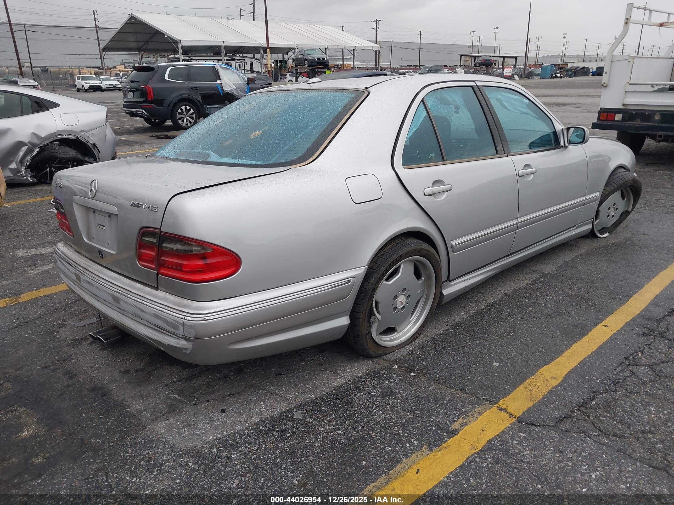 MERCEDES-BENZ E image 4