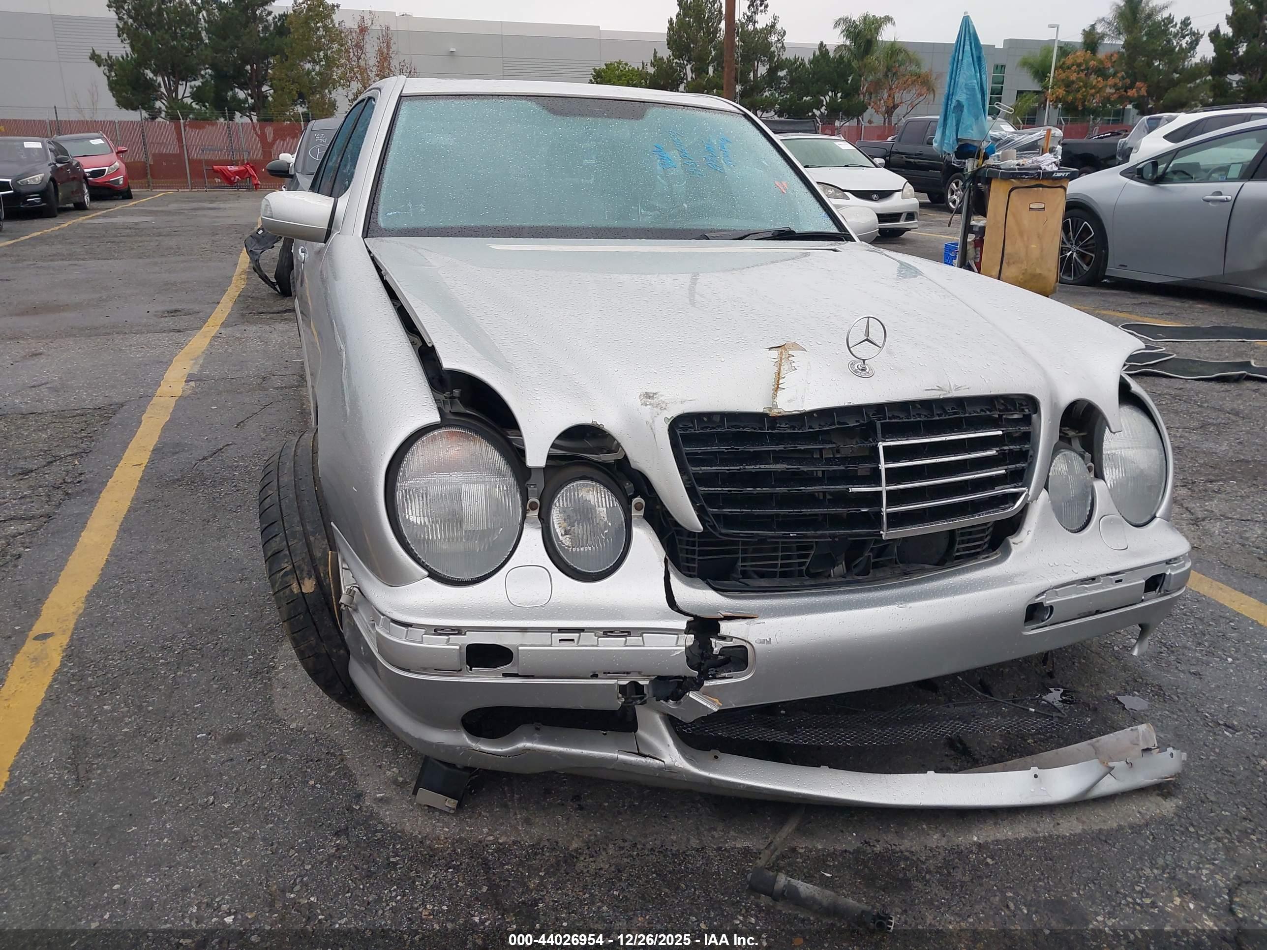MERCEDES-BENZ E image 6