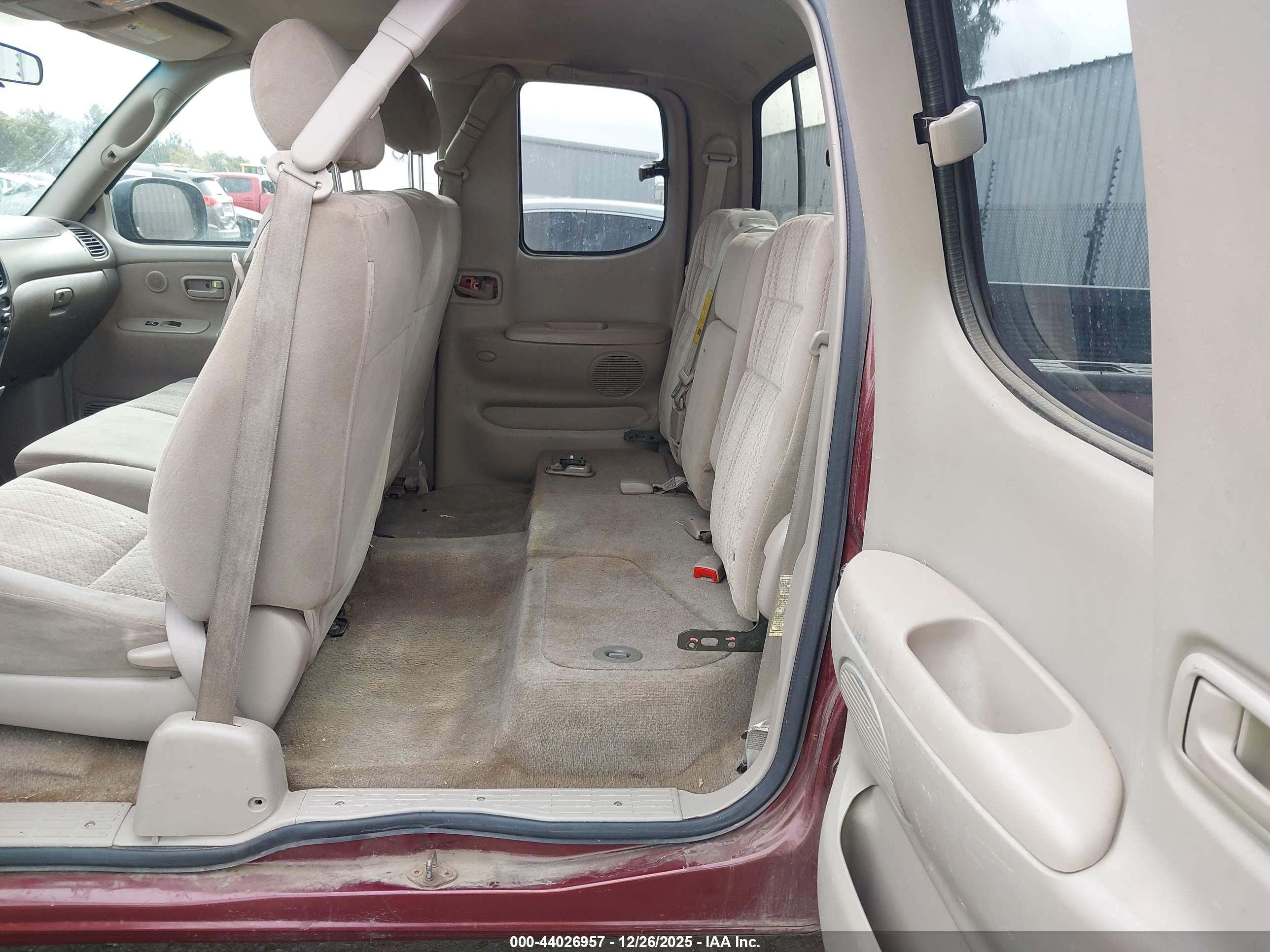TOYOTA TUNDRA image 8