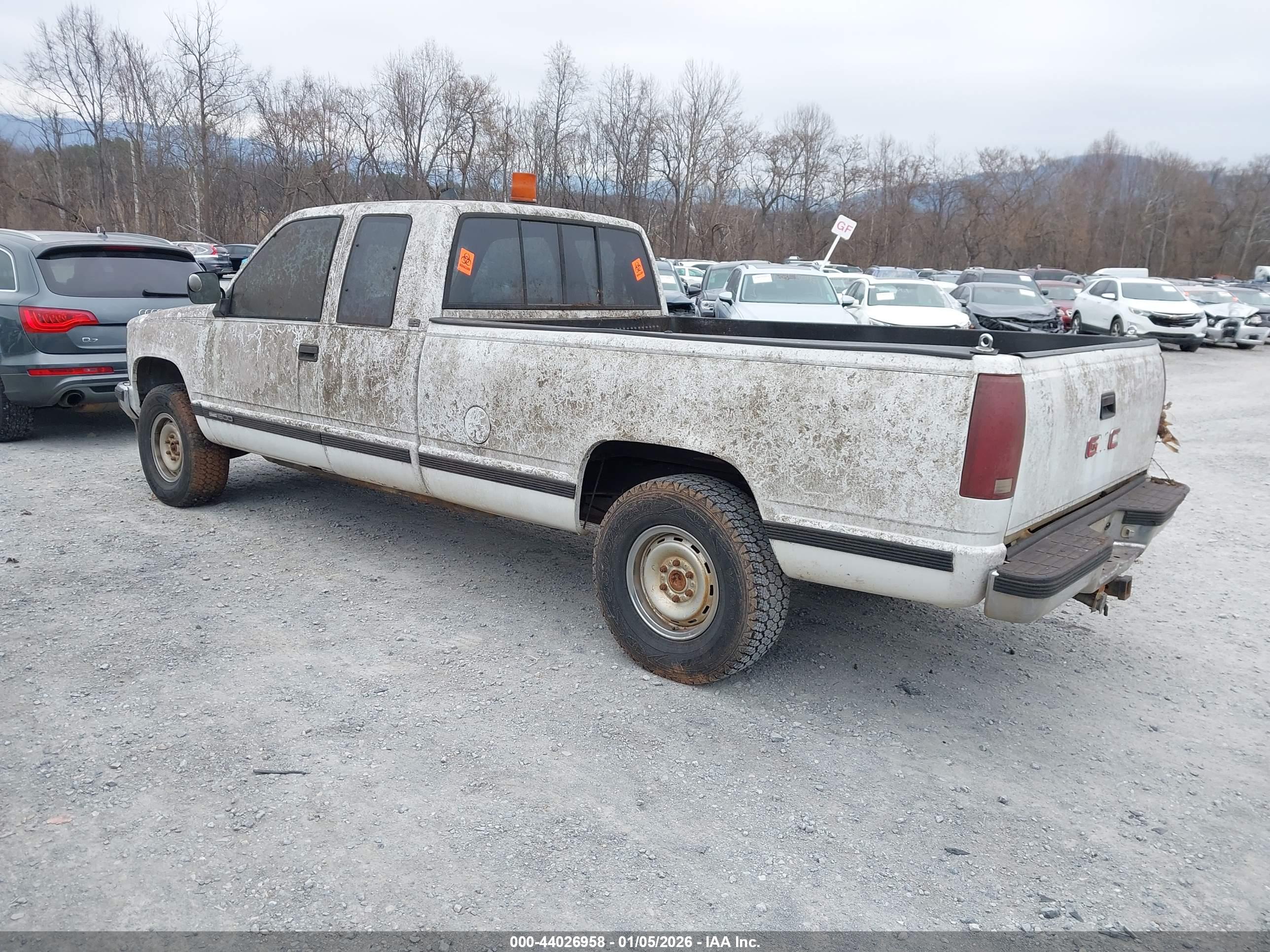 GMC SIERRA image 3