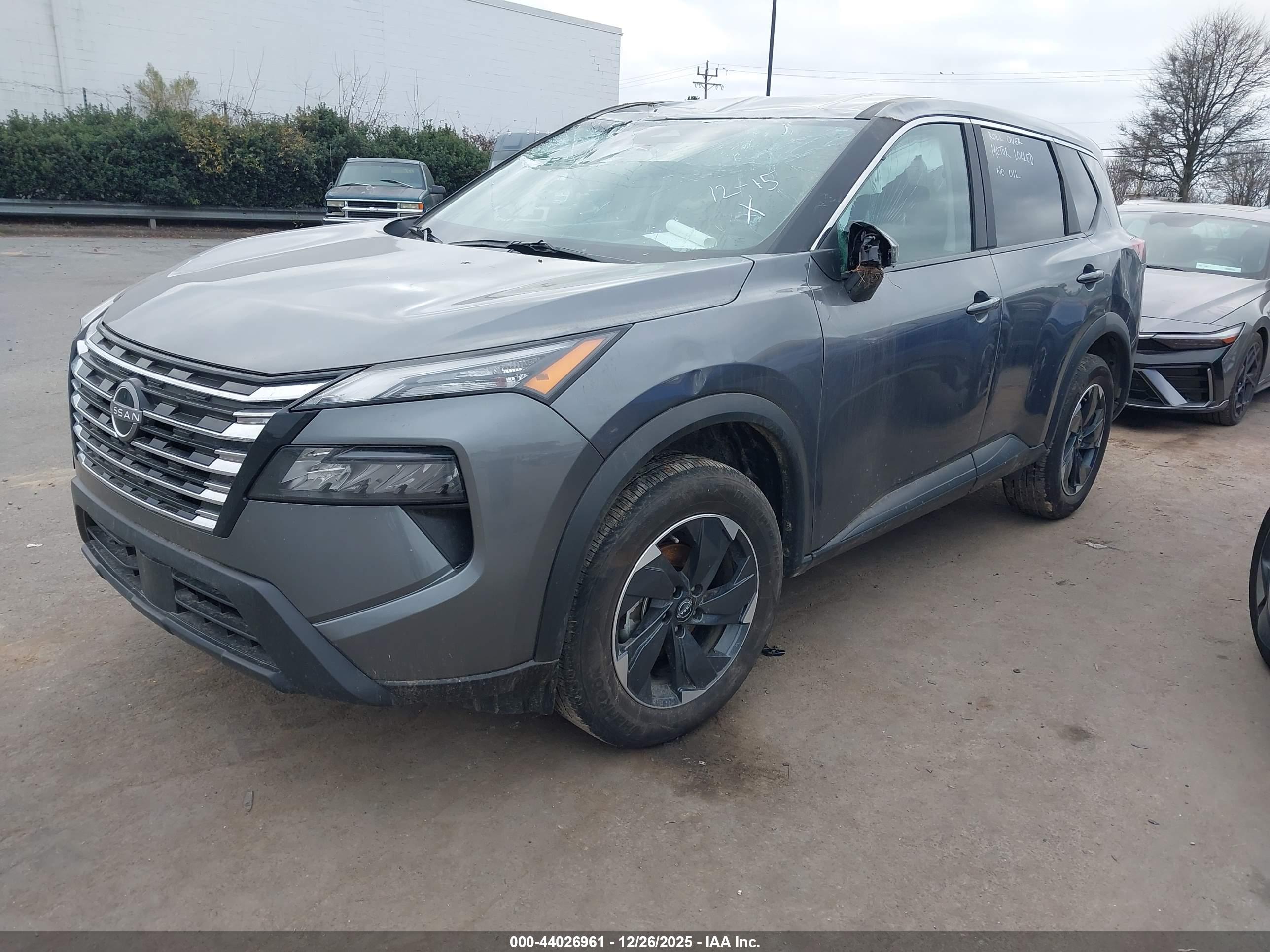 NISSAN ROGUE image 2