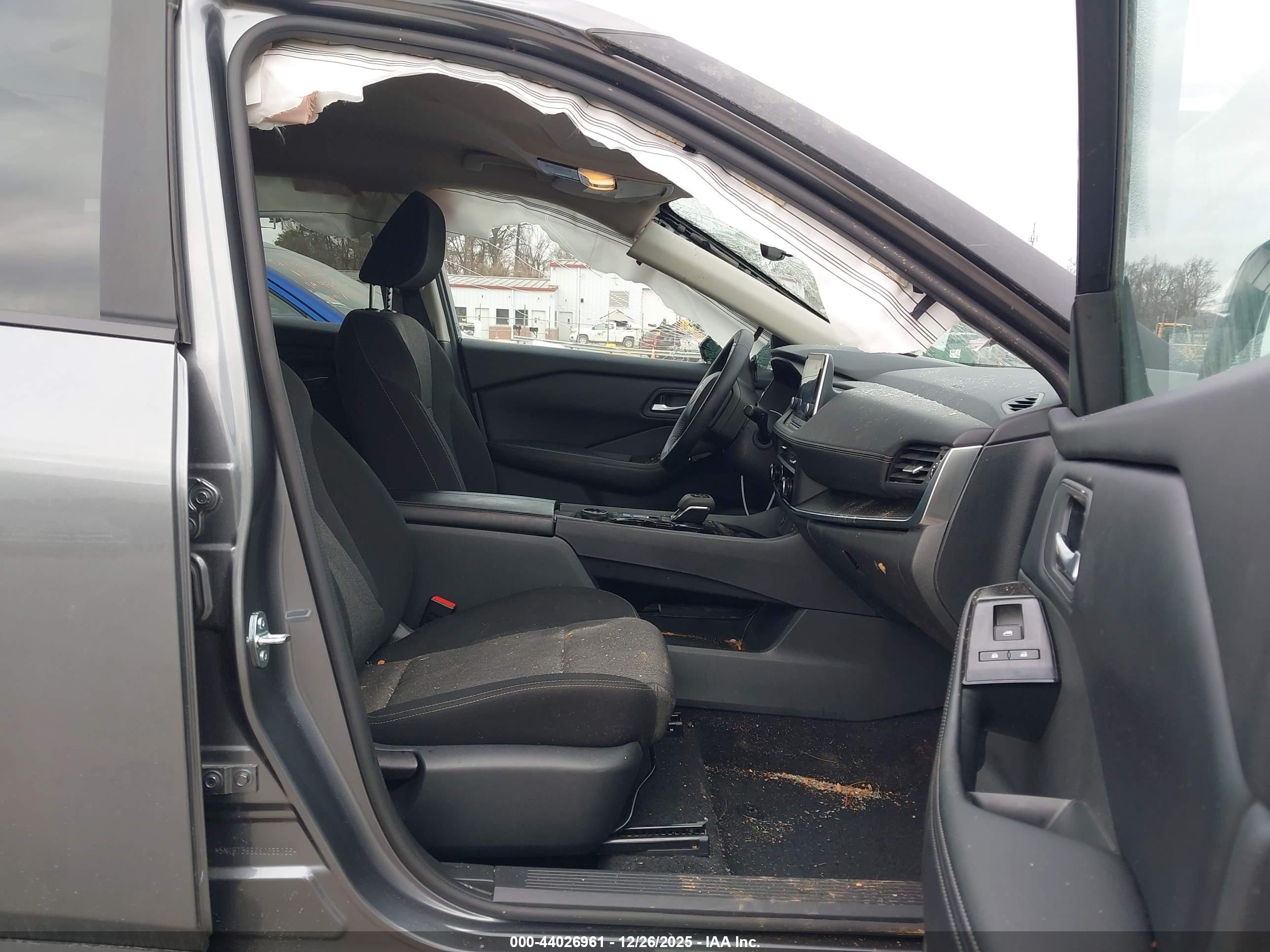 NISSAN ROGUE image 5