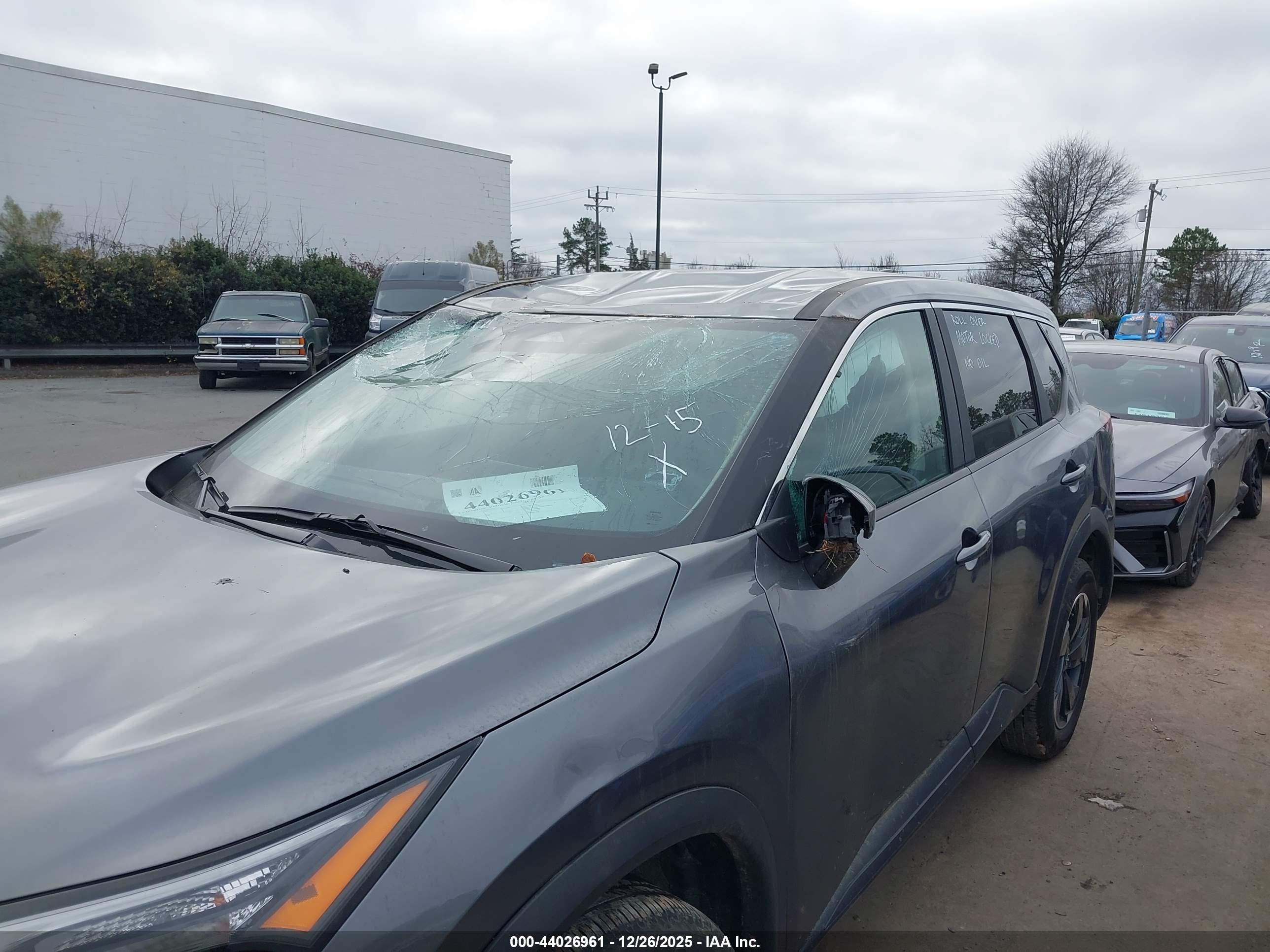 NISSAN ROGUE image 6