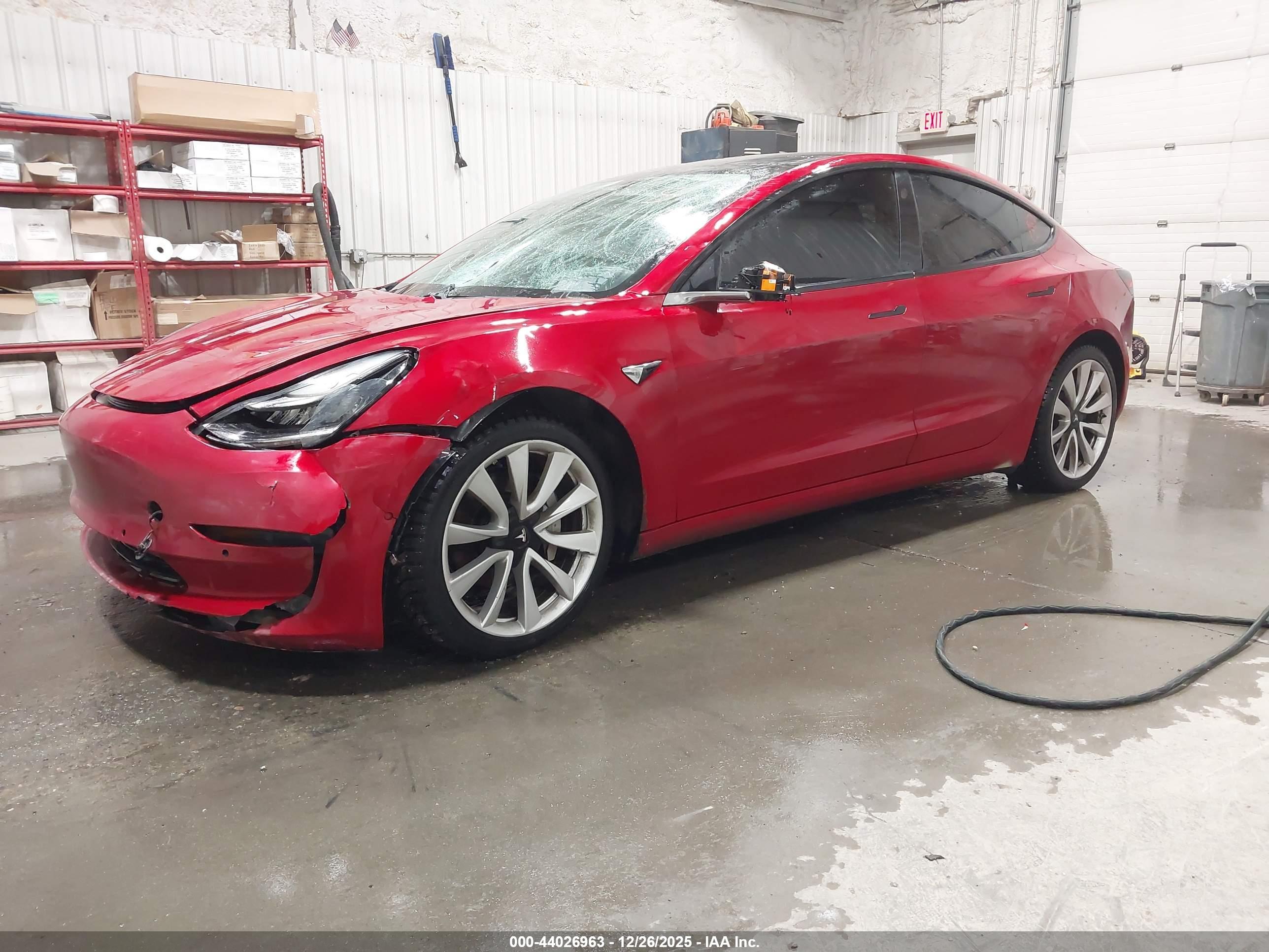 TESLA MODEL image 2