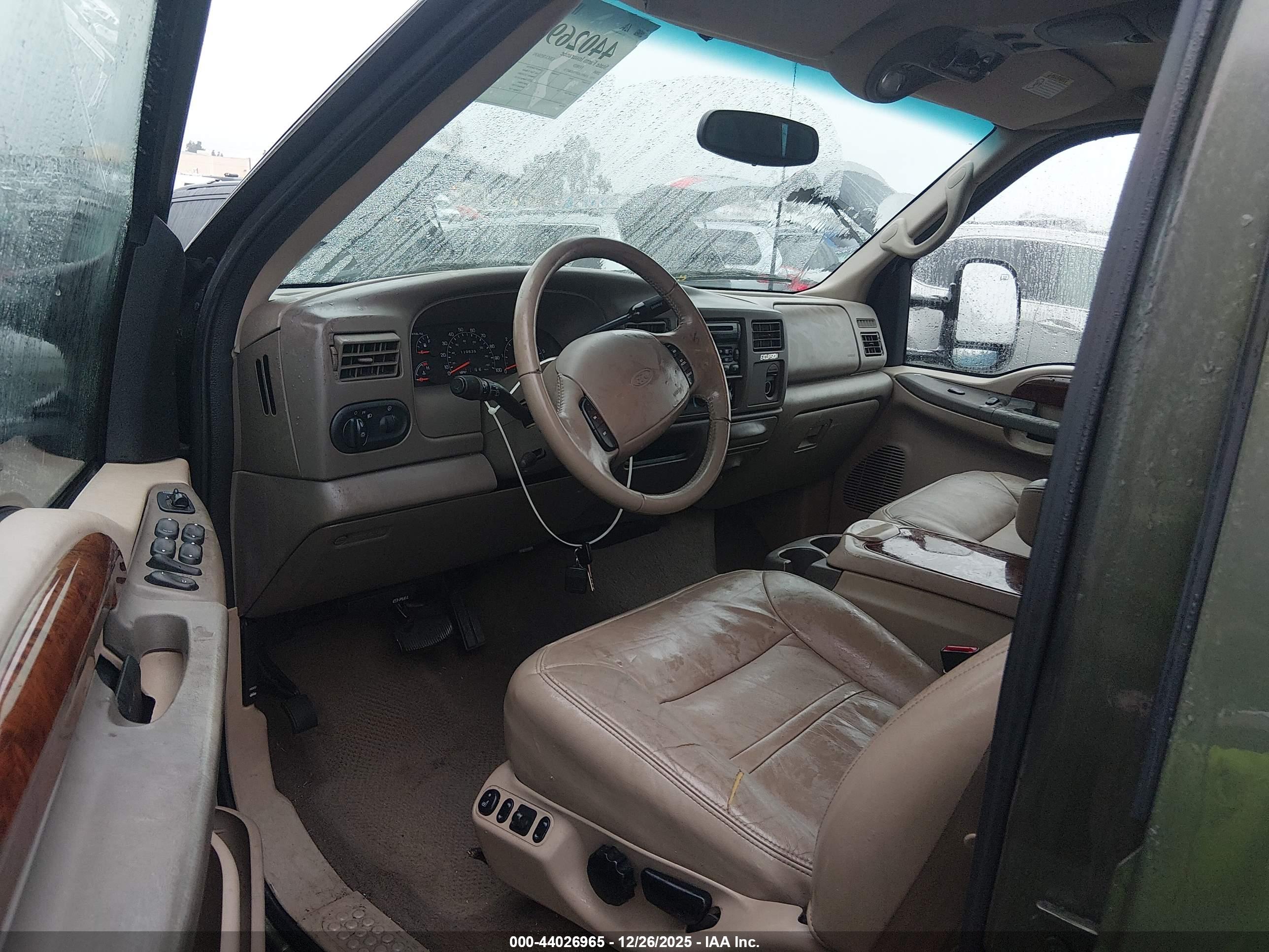 FORD EXCURSION image 5