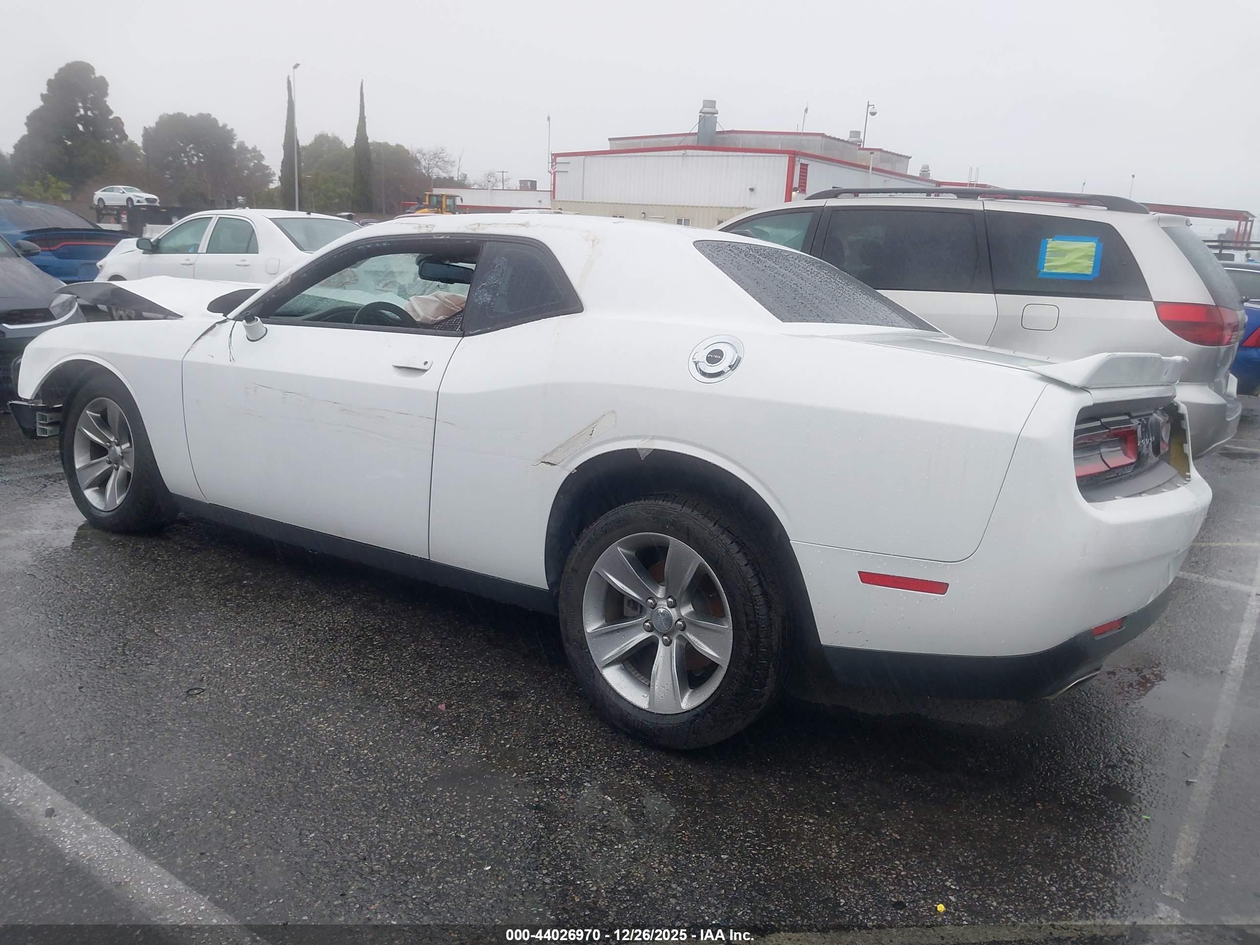 DODGE CHALLENGER image 3