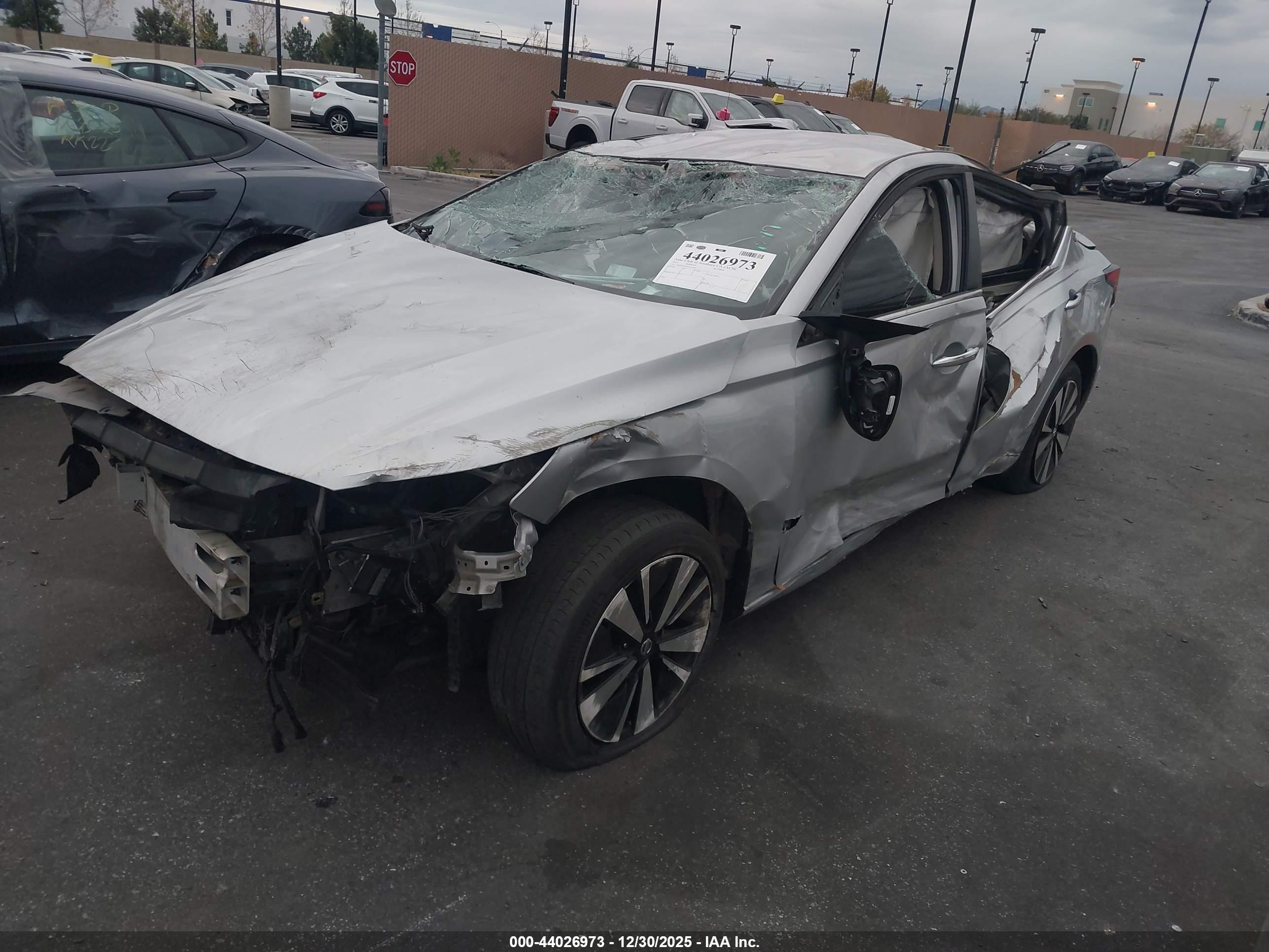 NISSAN ALTIMA image 2