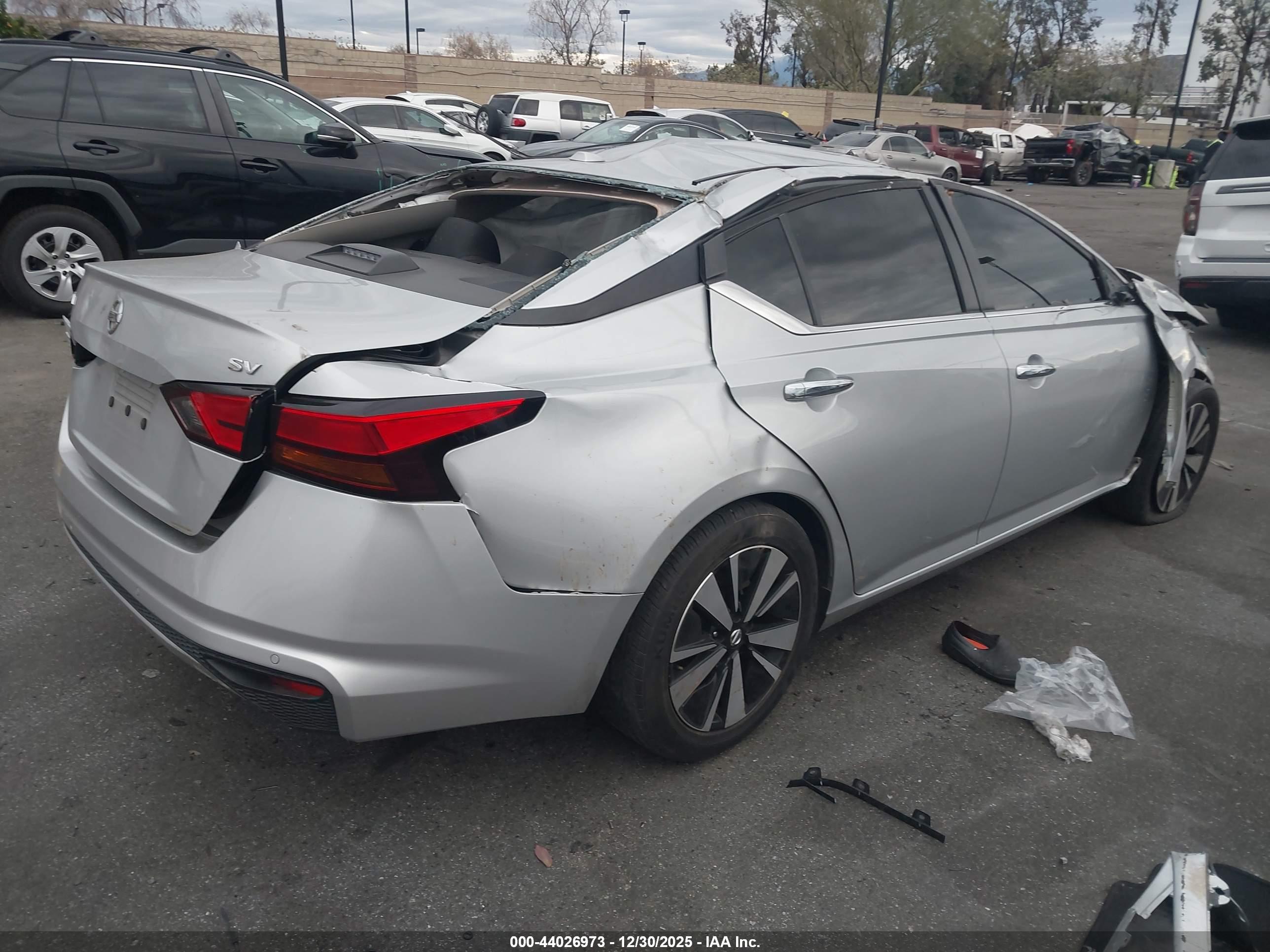 NISSAN ALTIMA image 4
