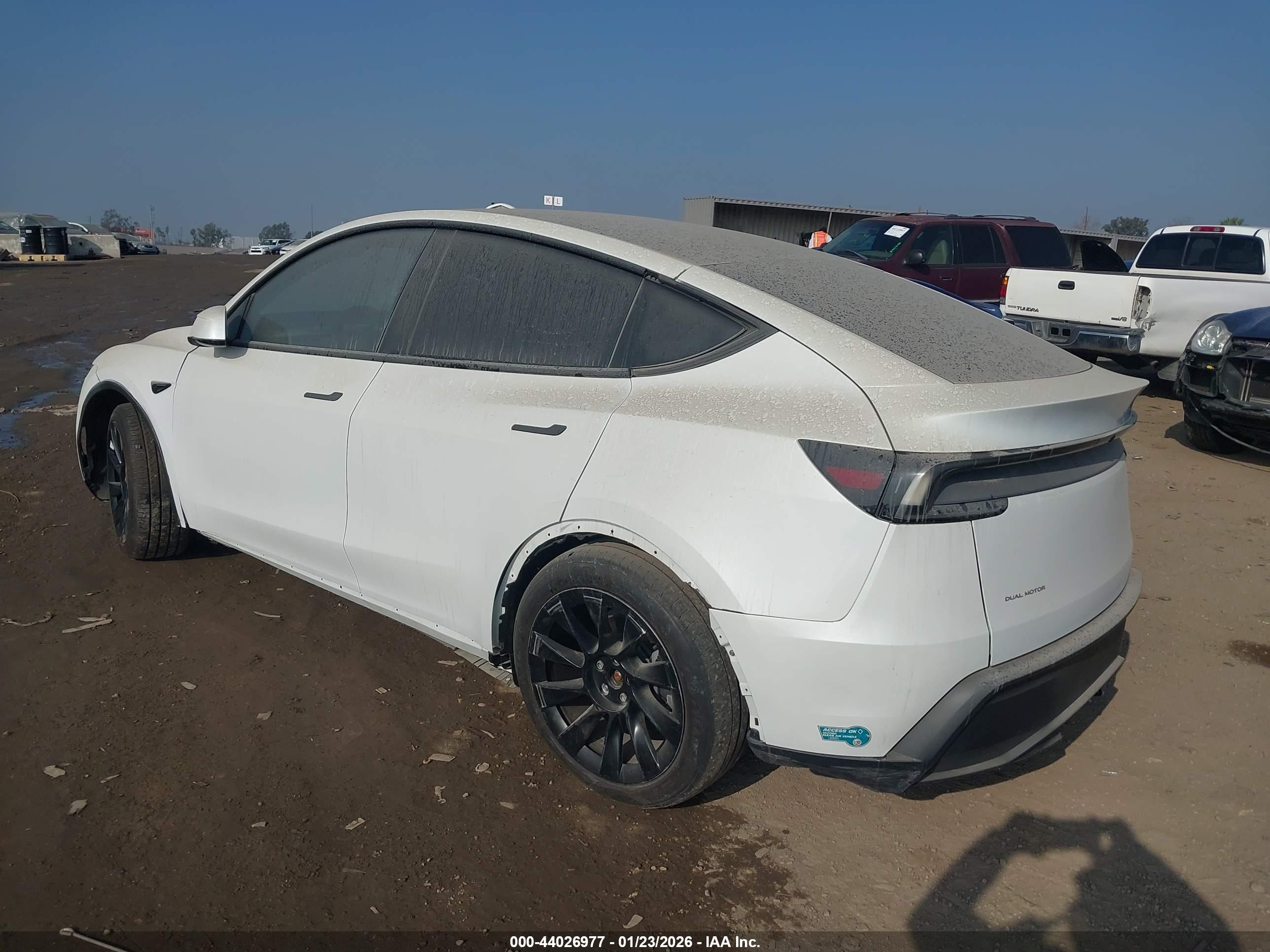 TESLA MODEL image 3