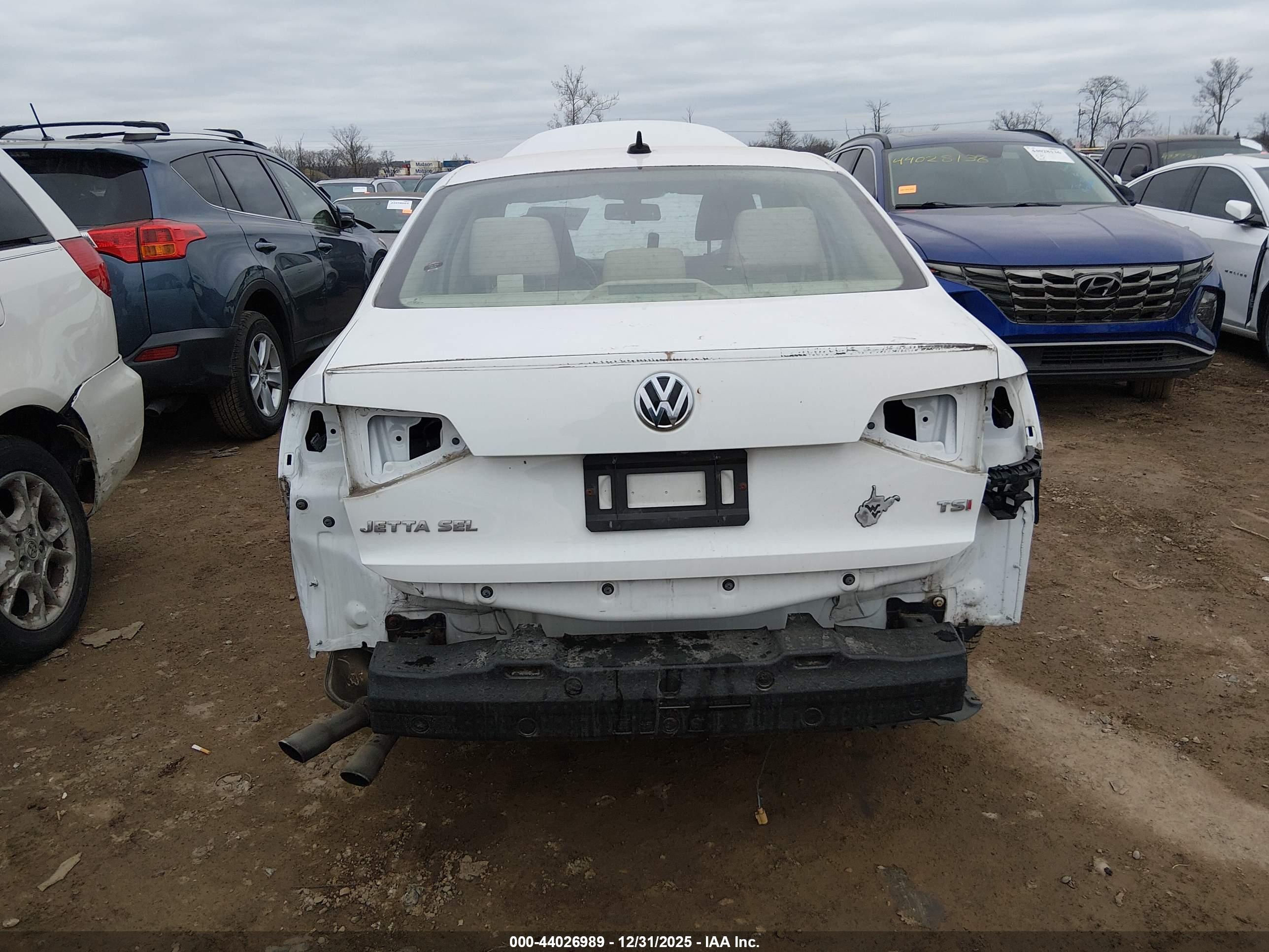 VOLKSWAGEN JETTA image 6