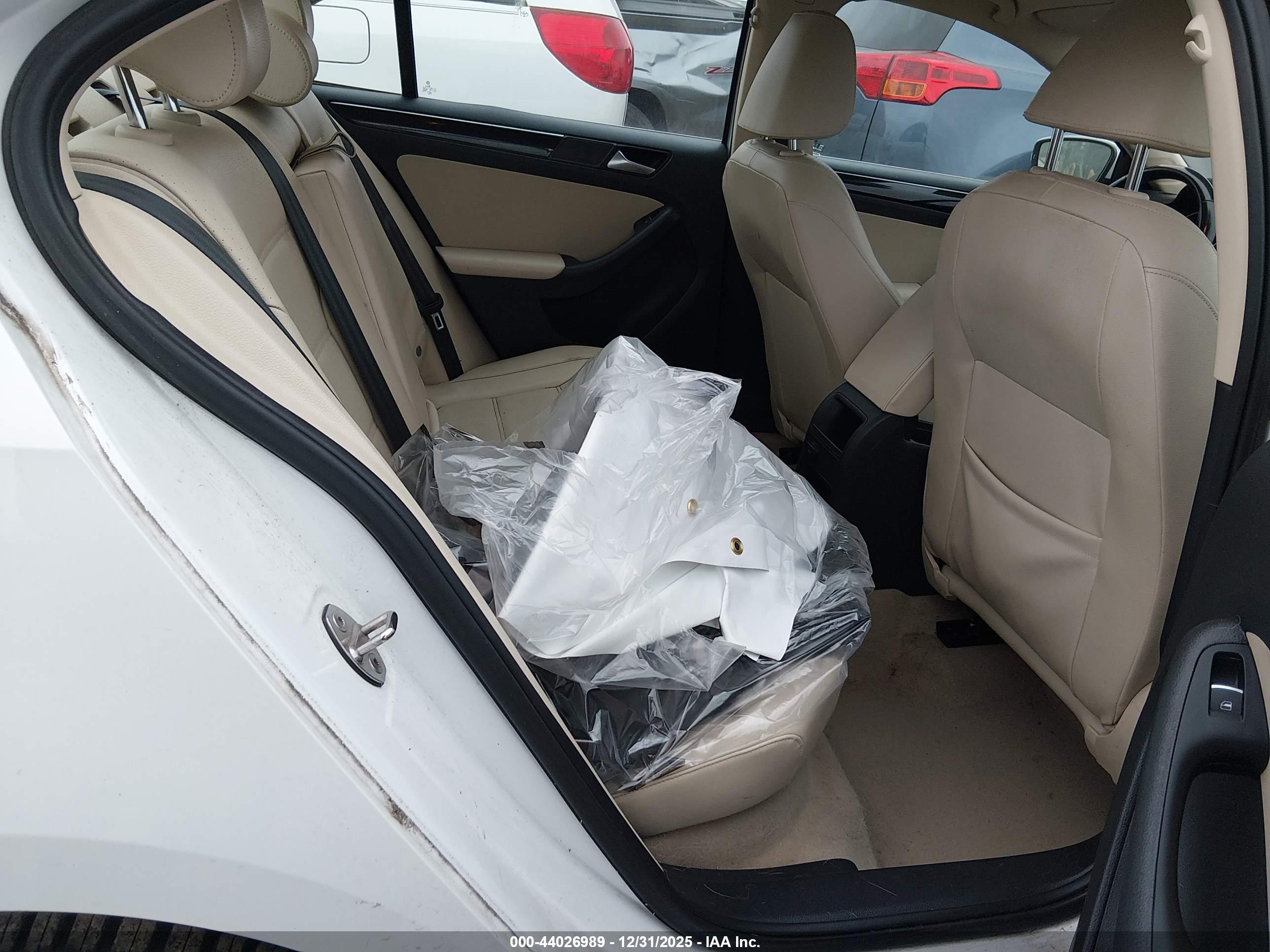 VOLKSWAGEN JETTA image 8