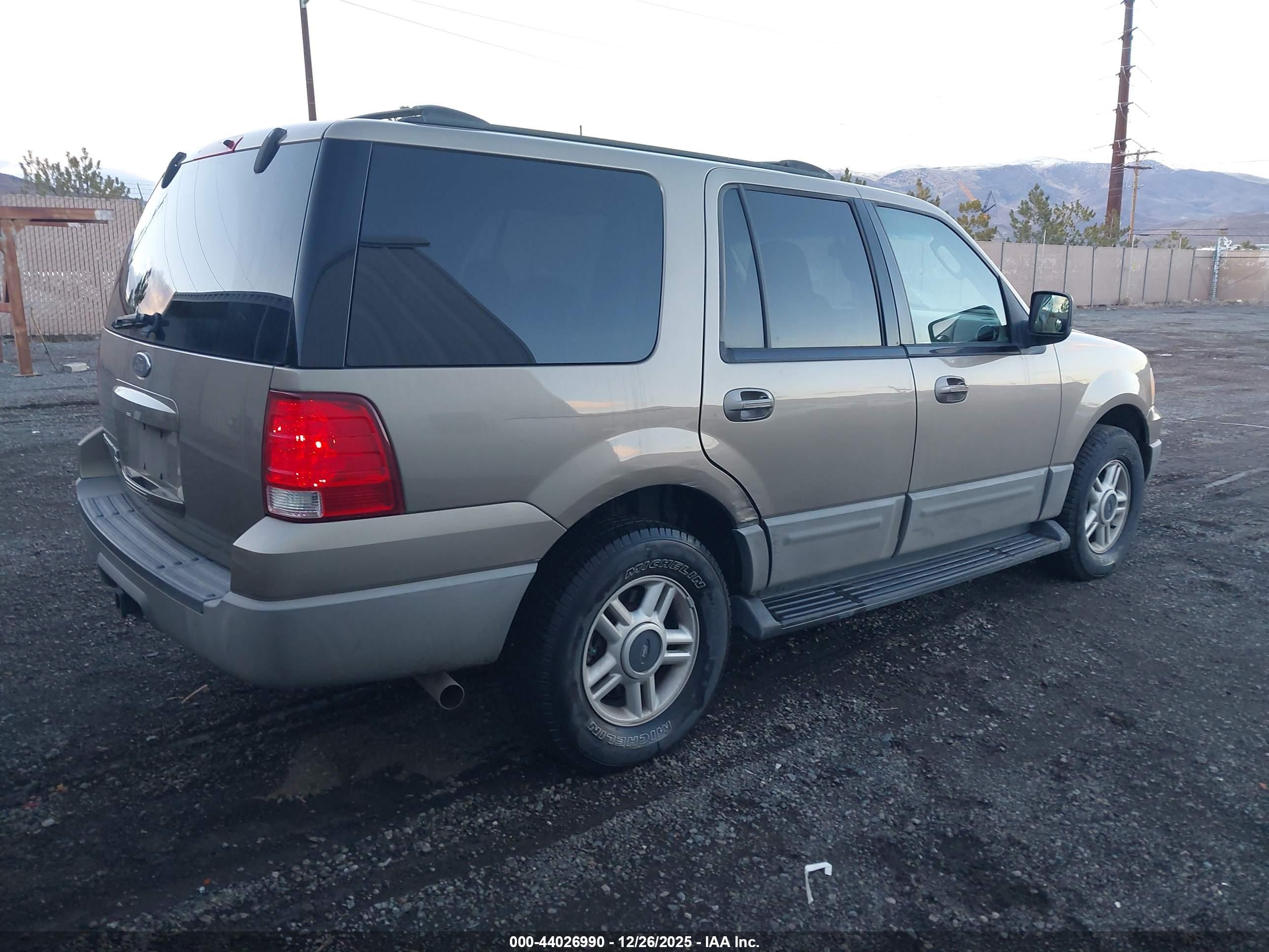 FORD EXPEDITION image 4
