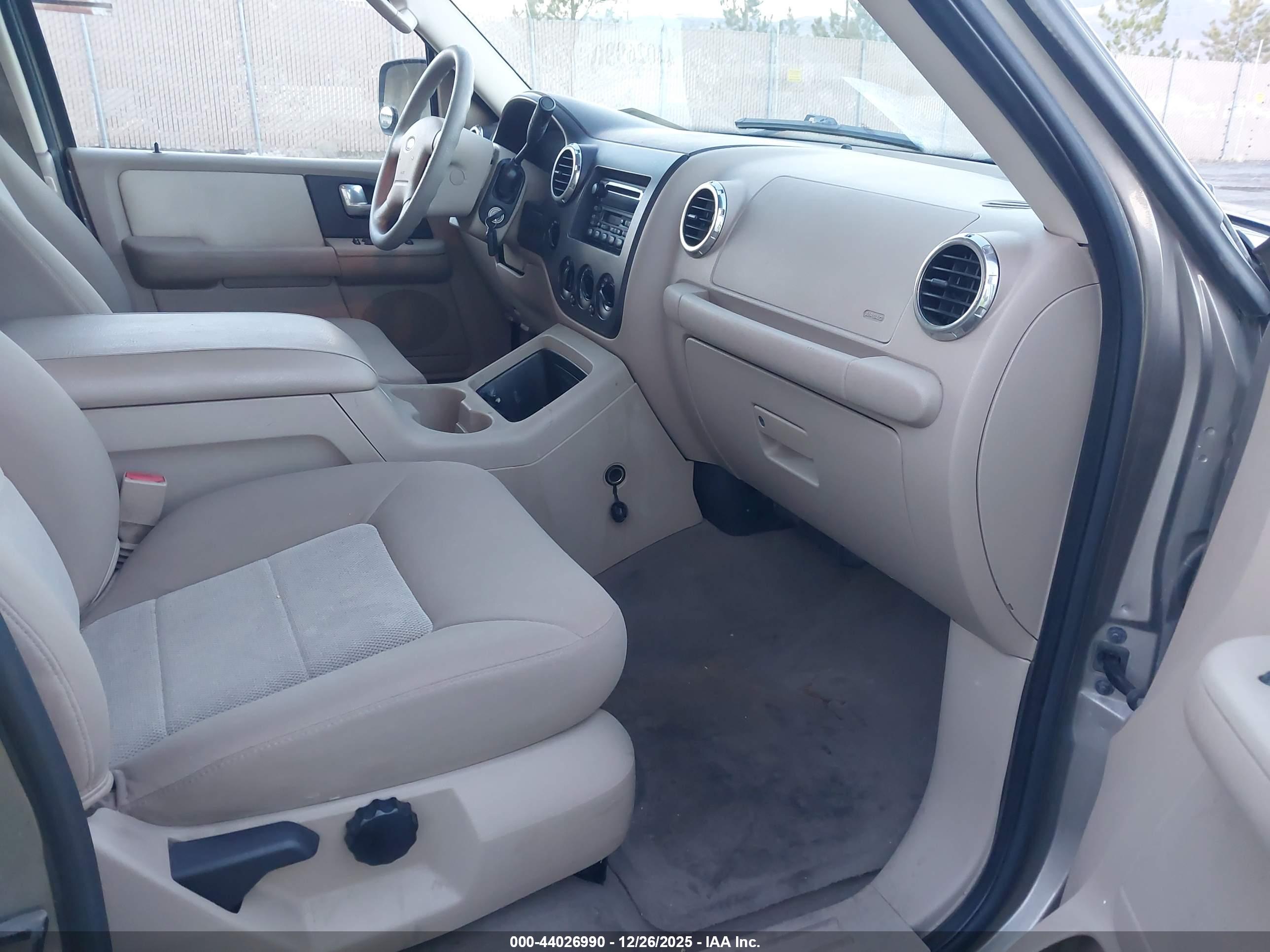 FORD EXPEDITION image 5