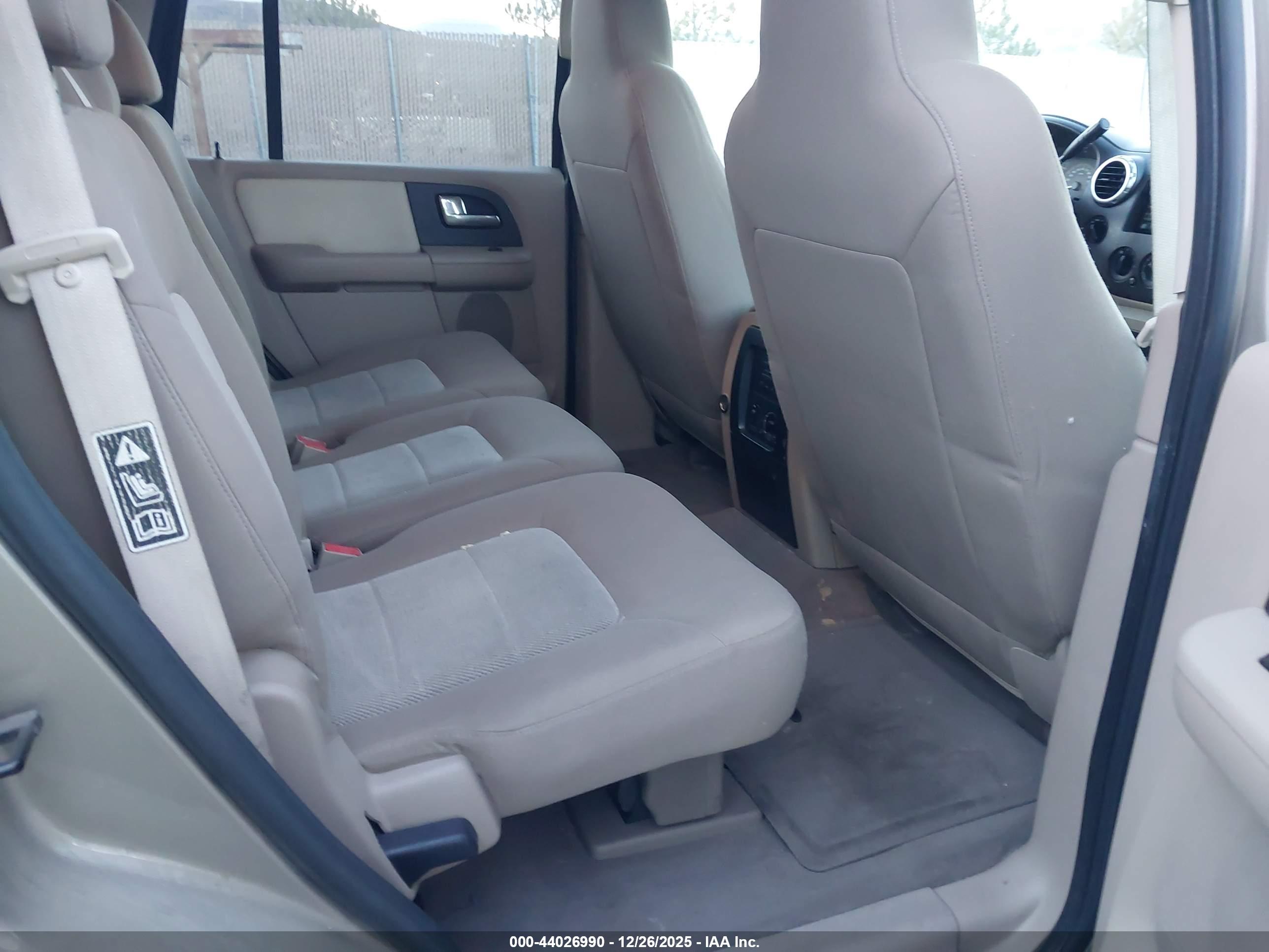 FORD EXPEDITION image 8