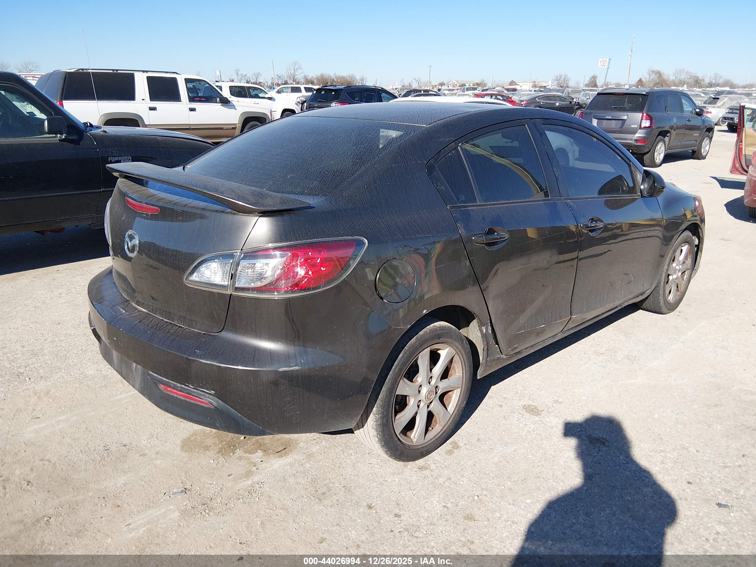 MAZDA MAZDA3 image 4