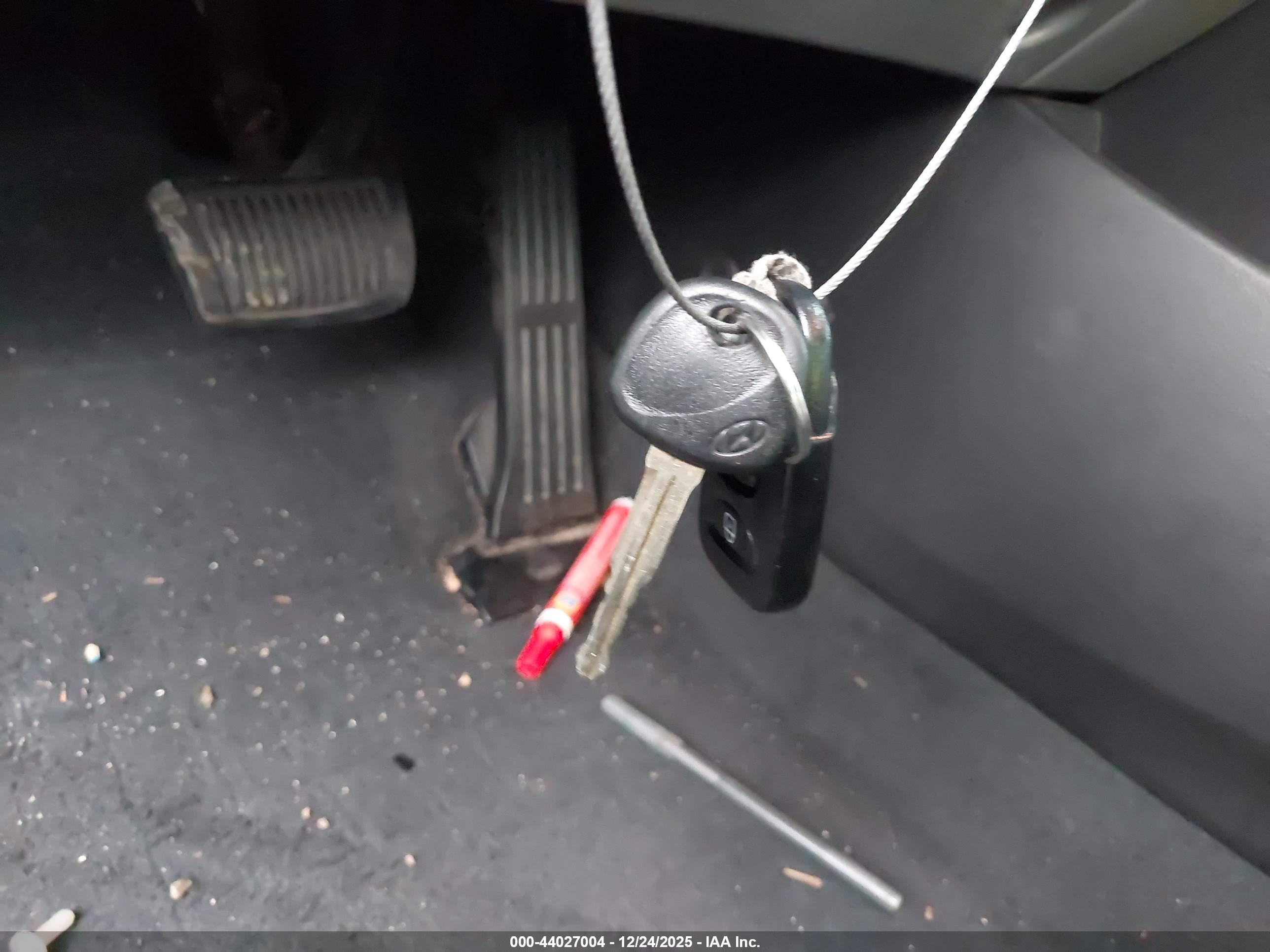 HYUNDAI ELANTRA image 11