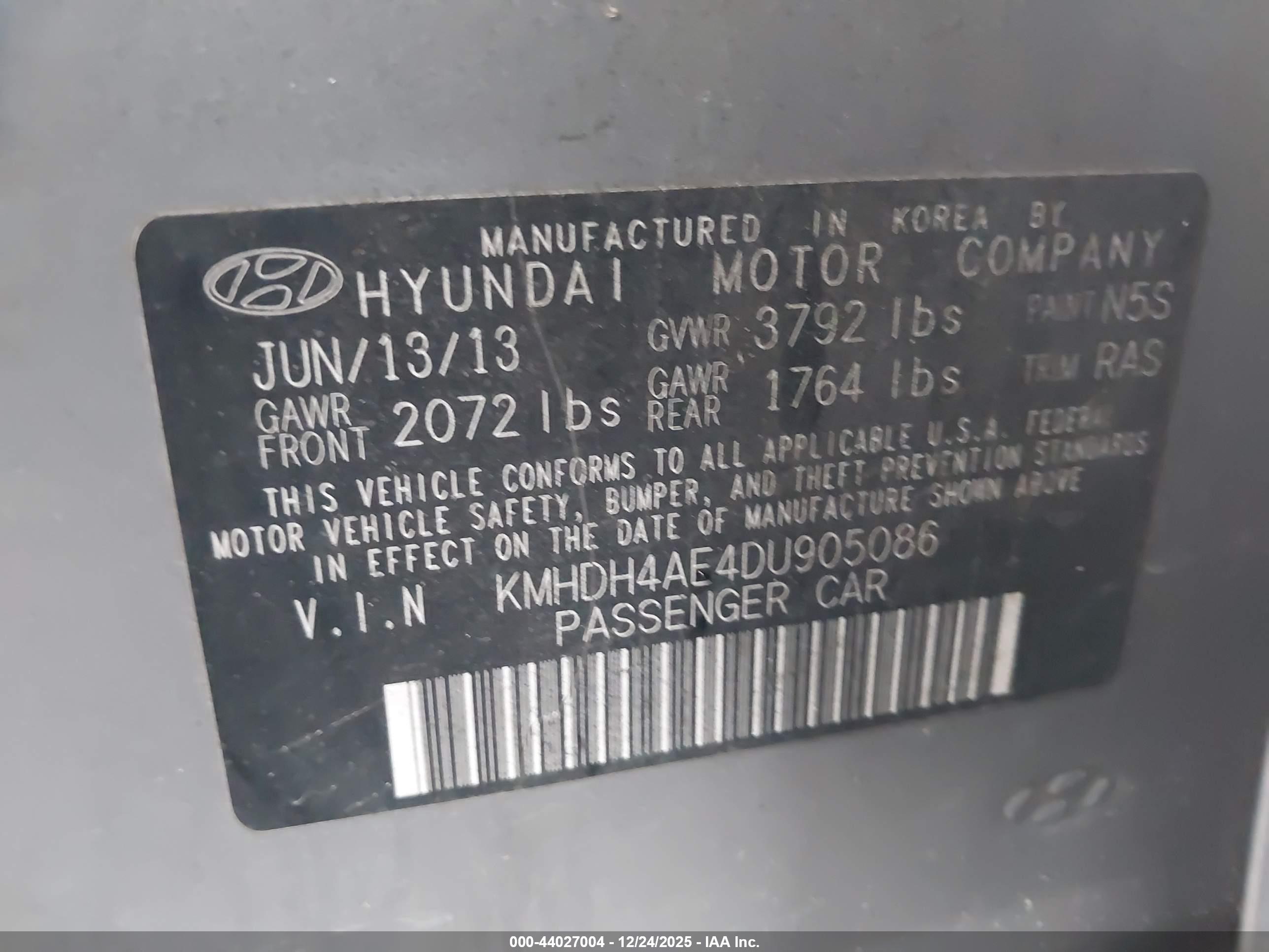 HYUNDAI ELANTRA image 9