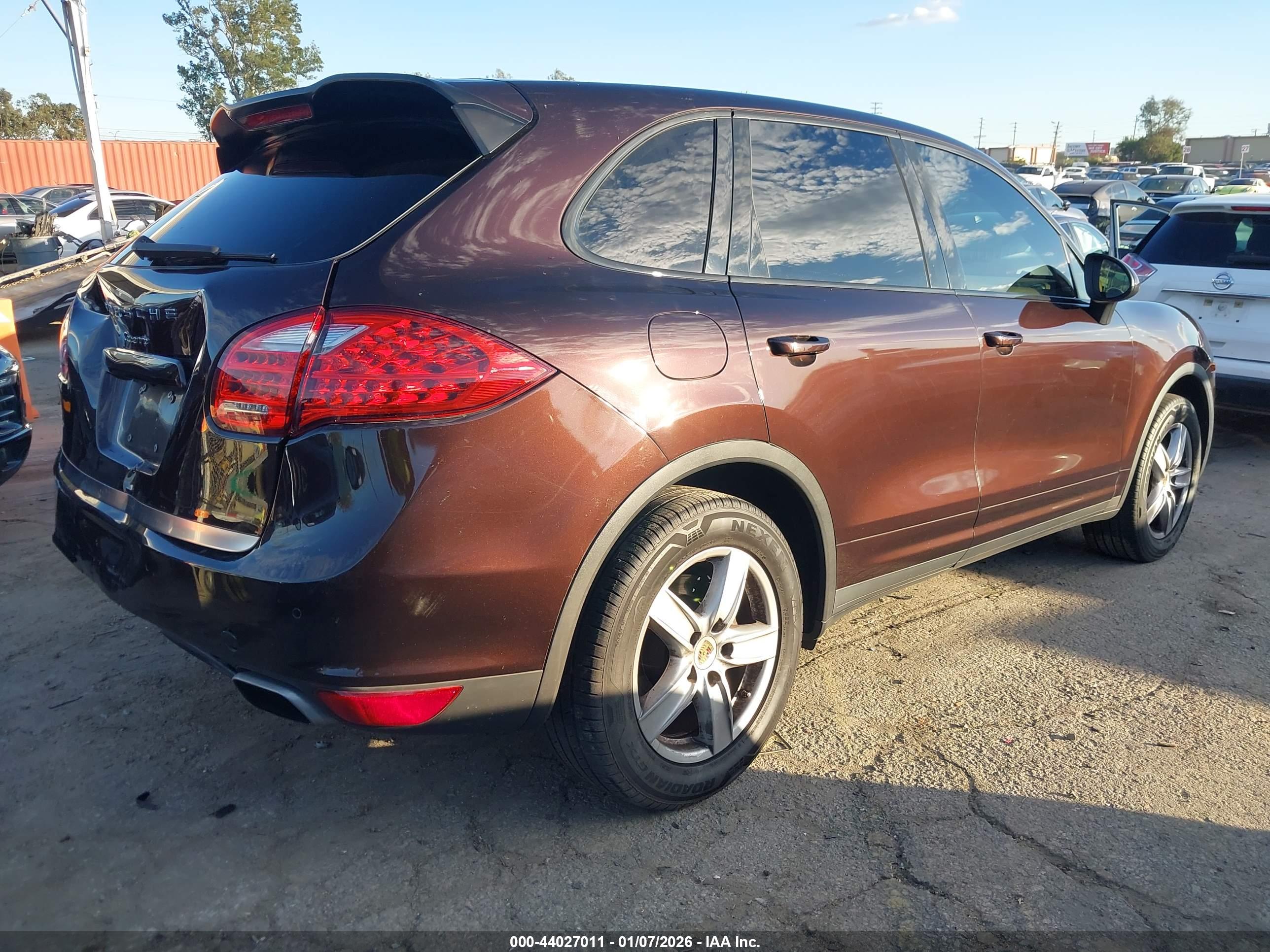 PORSCHE CAYENNE image 4