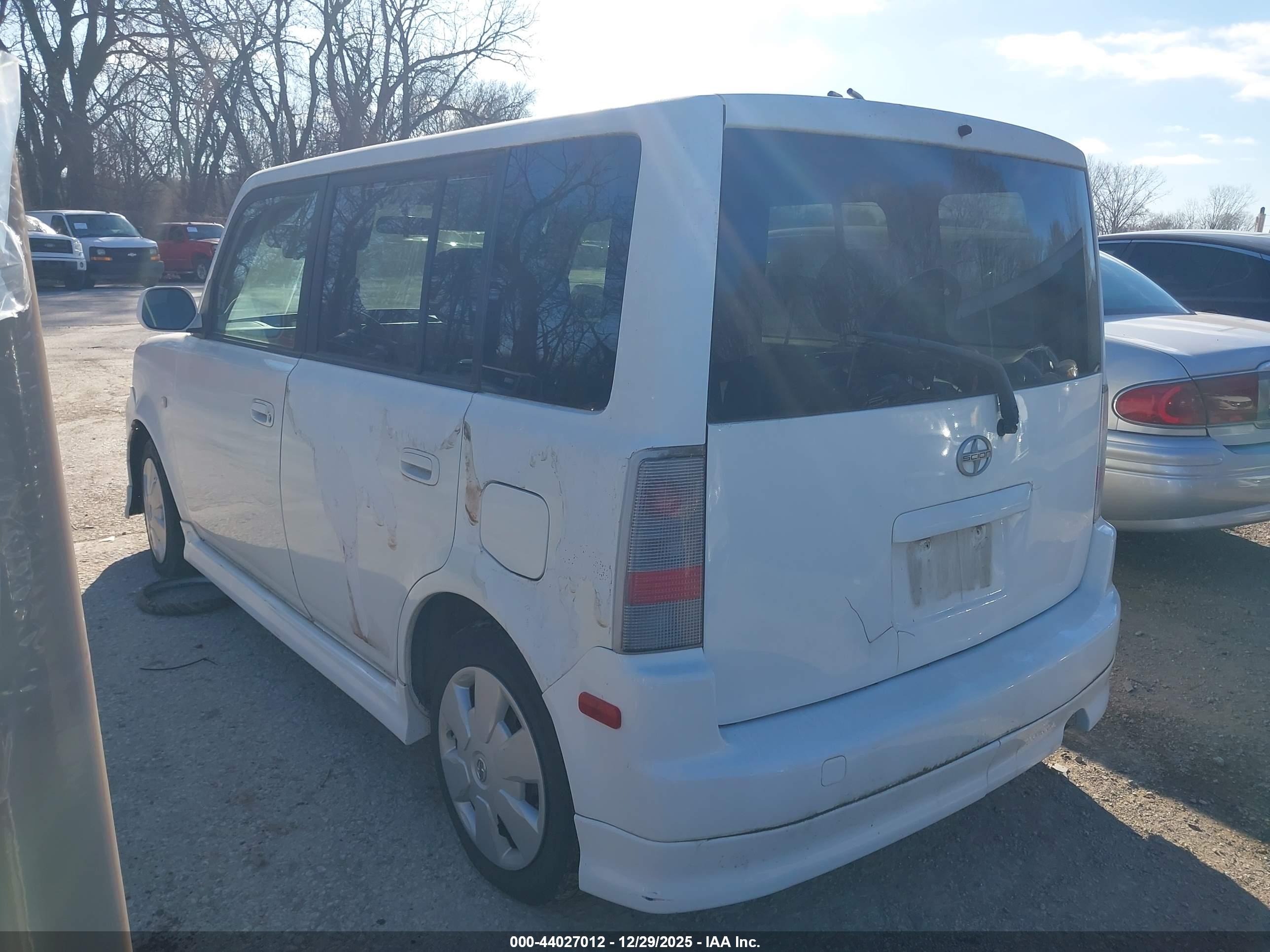 SCION XB image 3