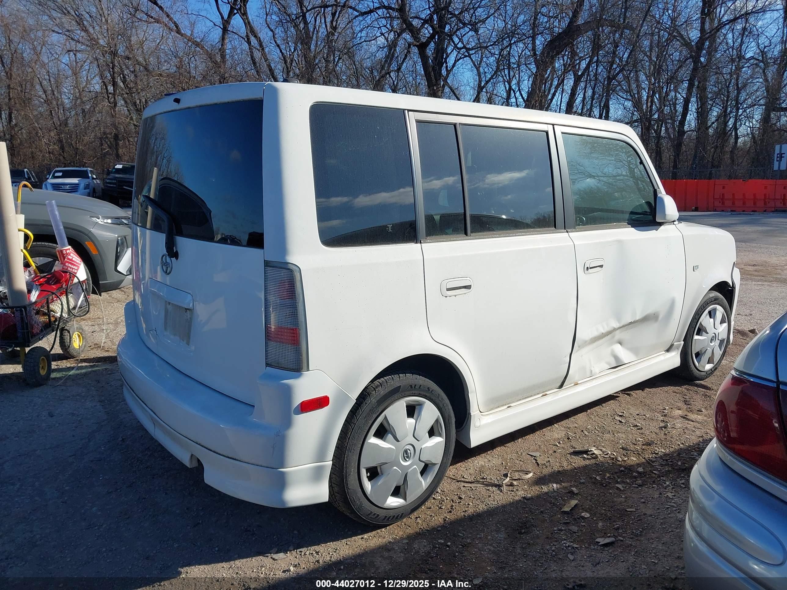SCION XB image 4