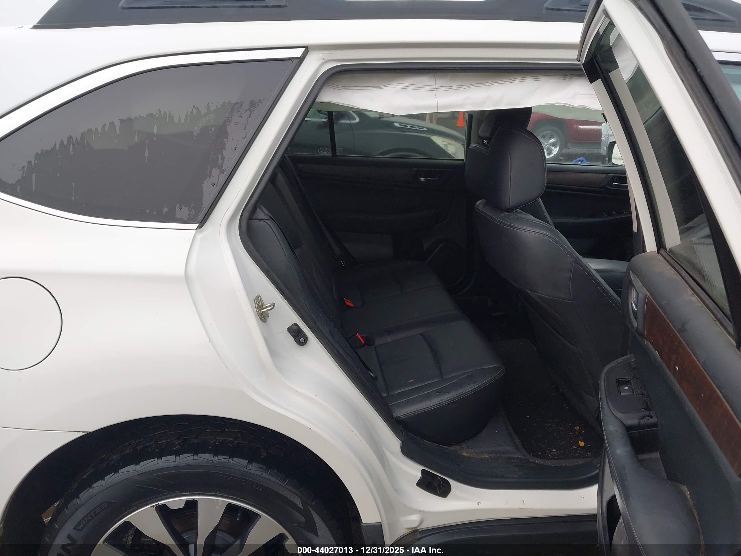 SUBARU OUTBACK image 8