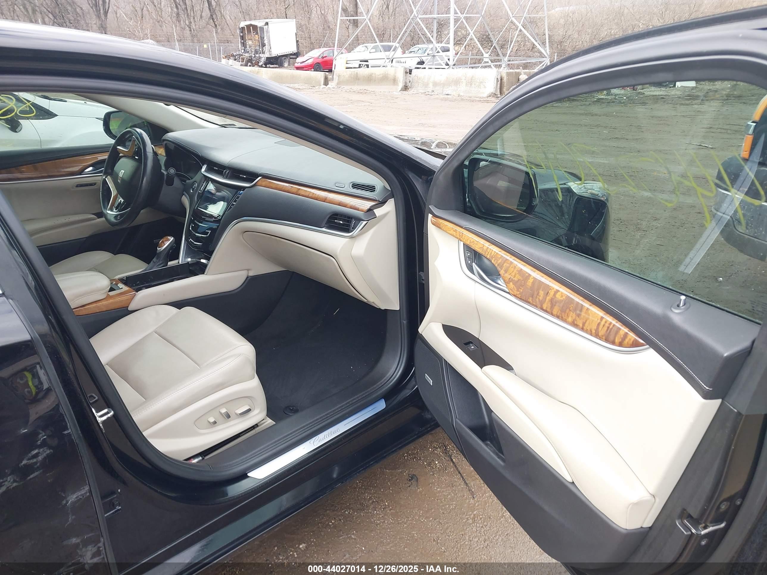 CADILLAC XTS image 5