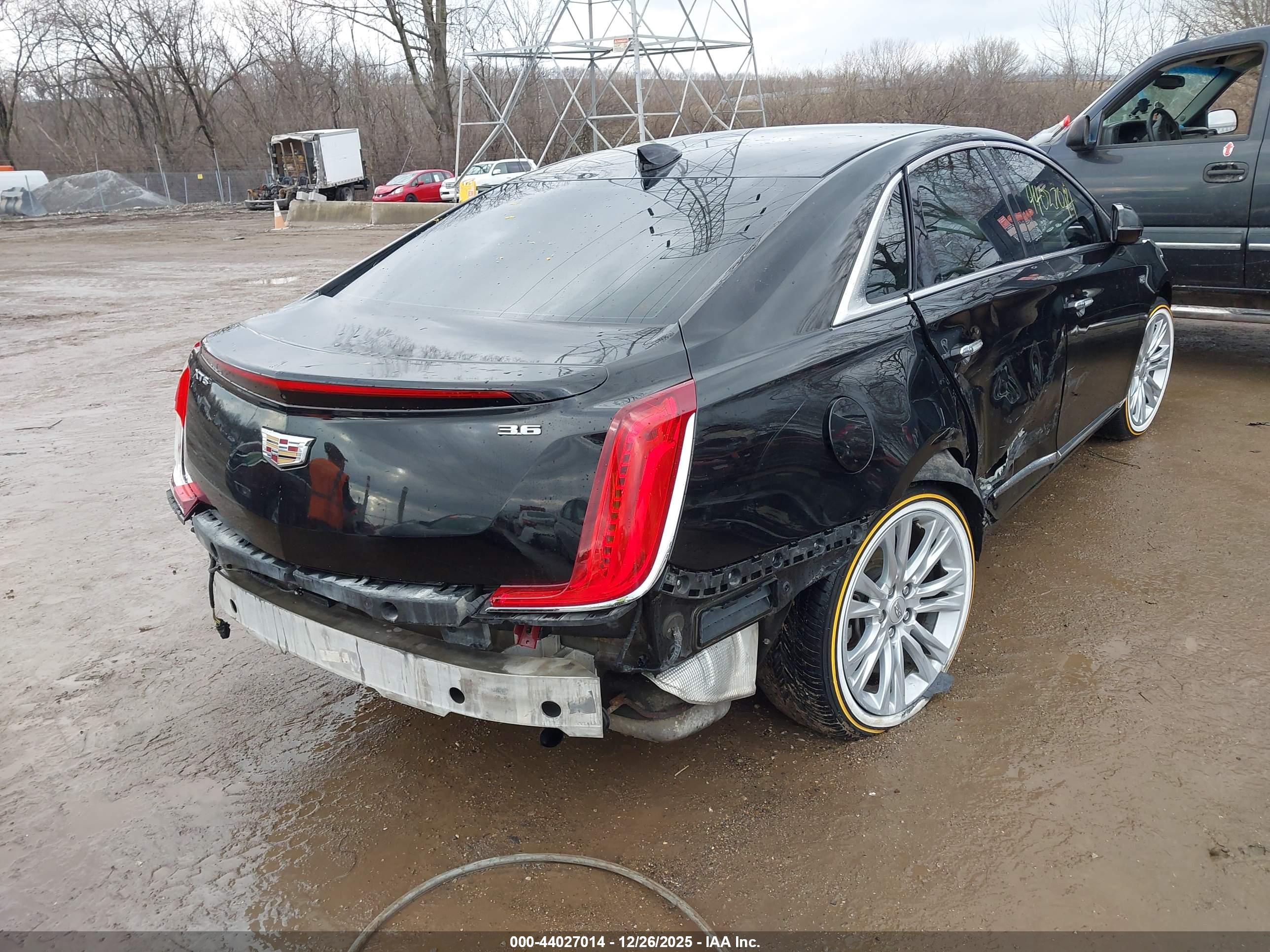 CADILLAC XTS image 6