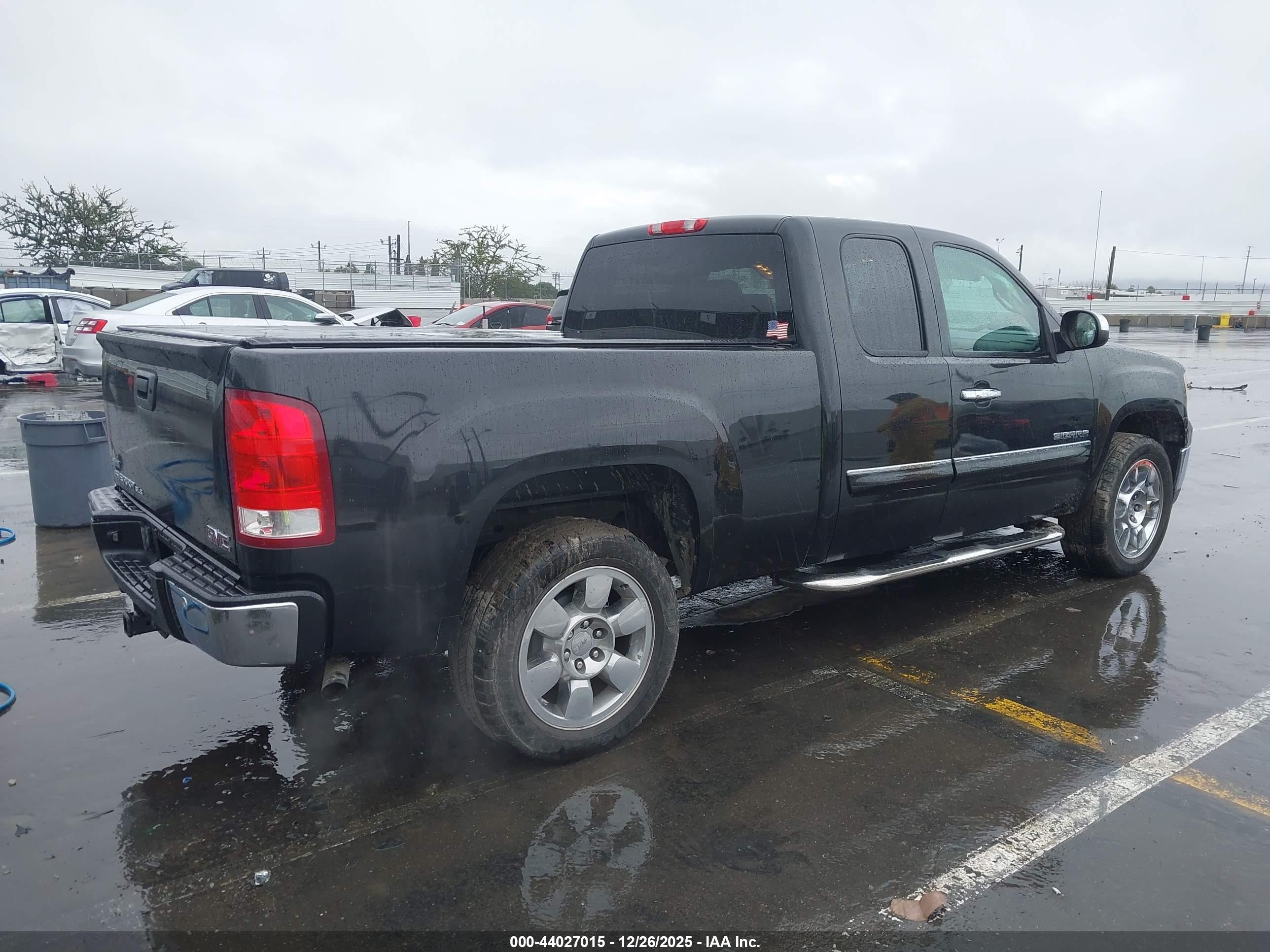GMC SIERRA image 4