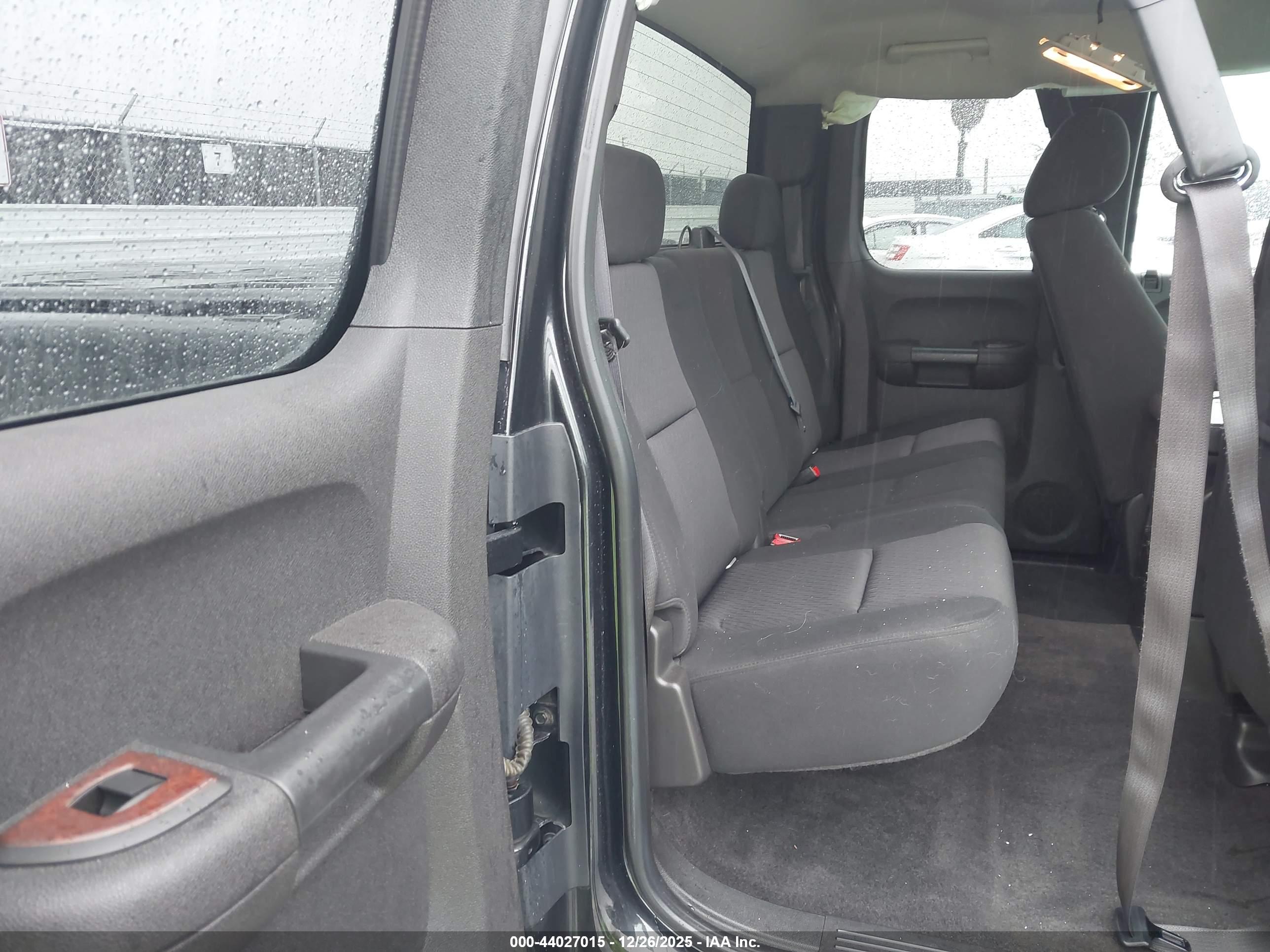 GMC SIERRA image 8