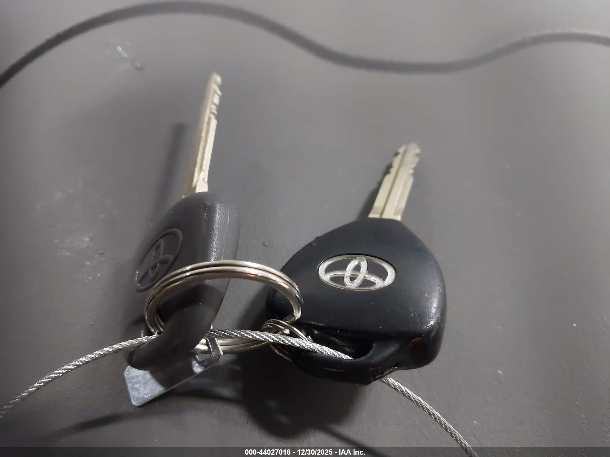 TOYOTA COROLLA image 11