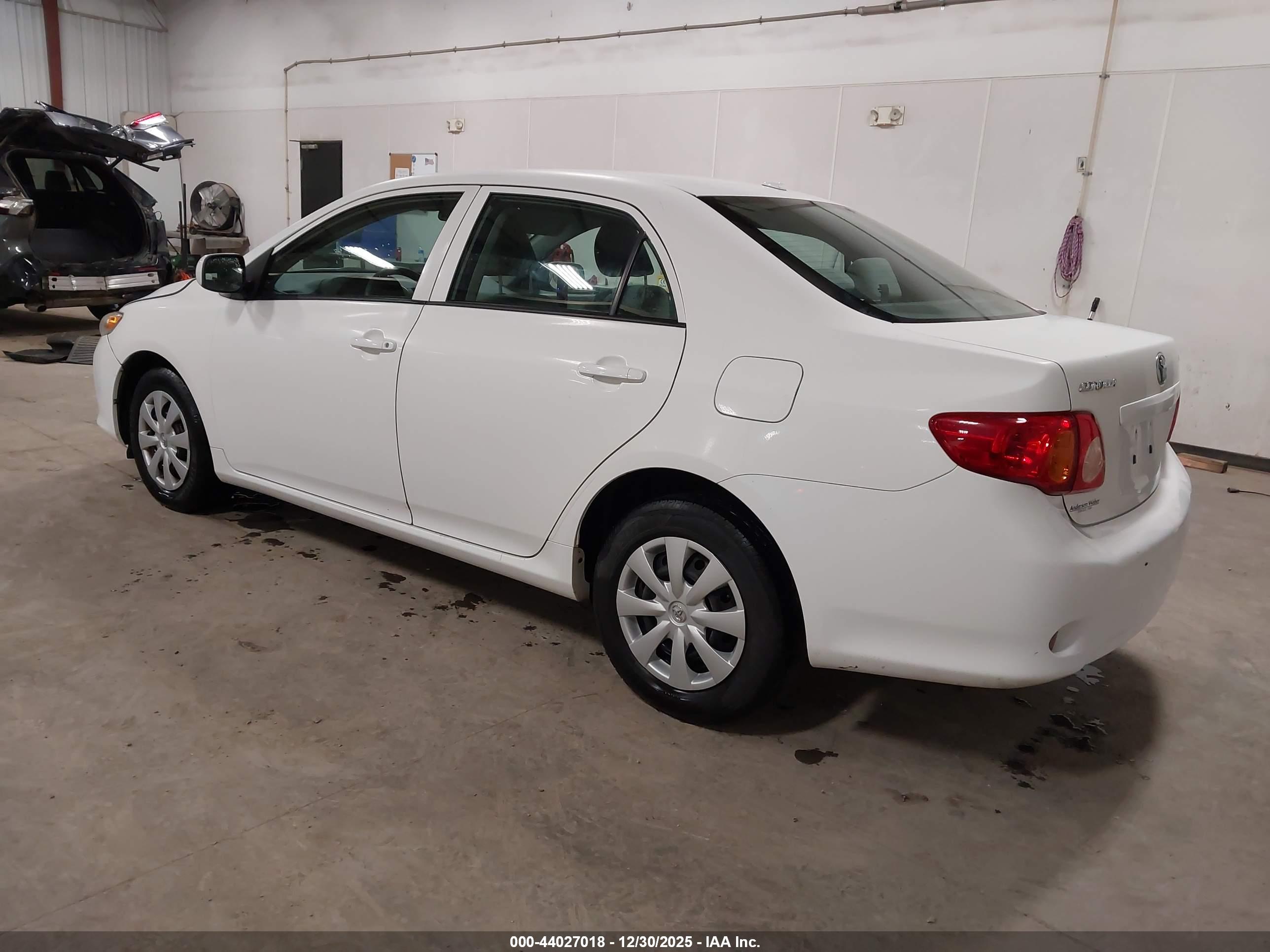 TOYOTA COROLLA image 3