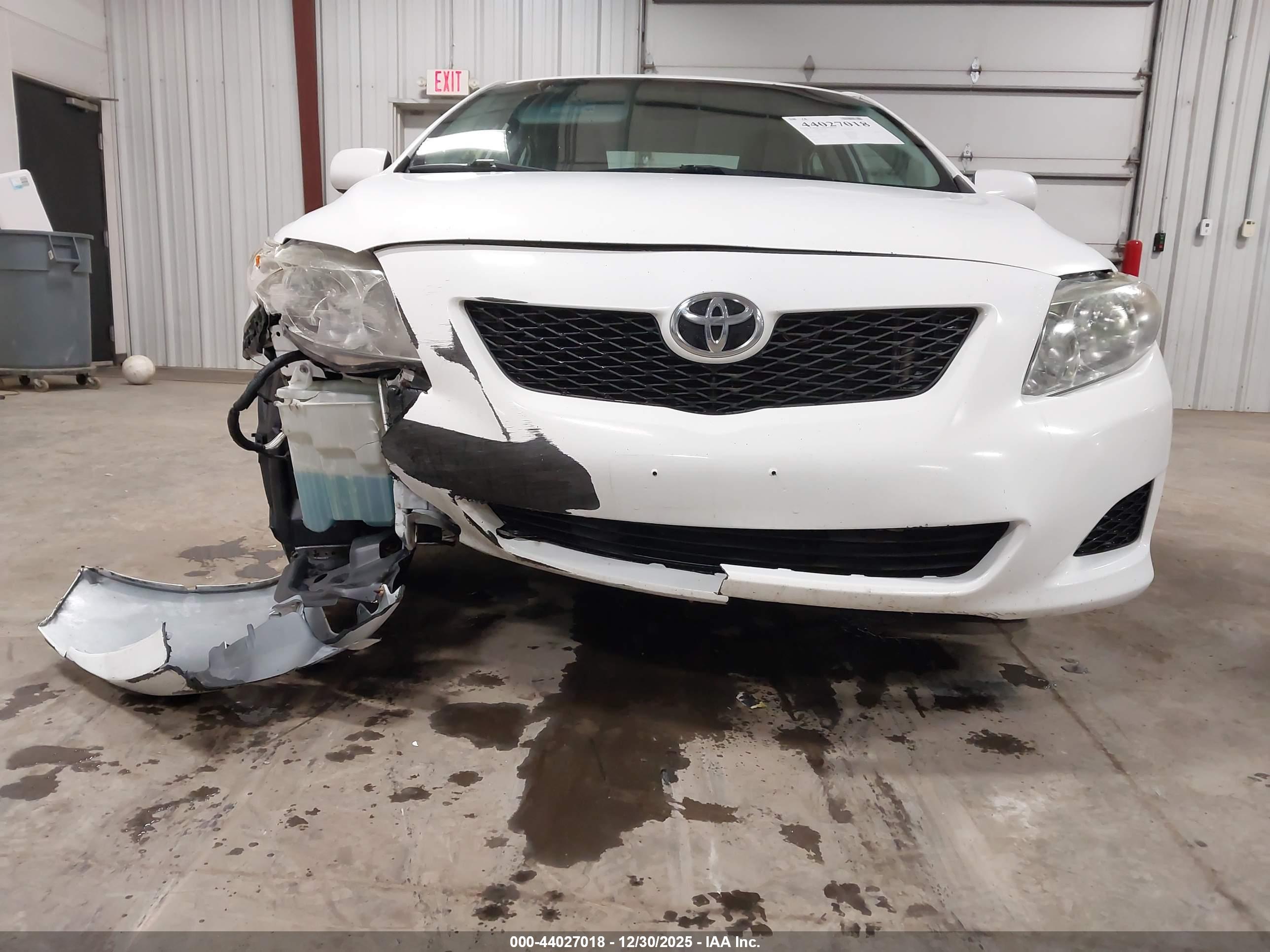 TOYOTA COROLLA image 6
