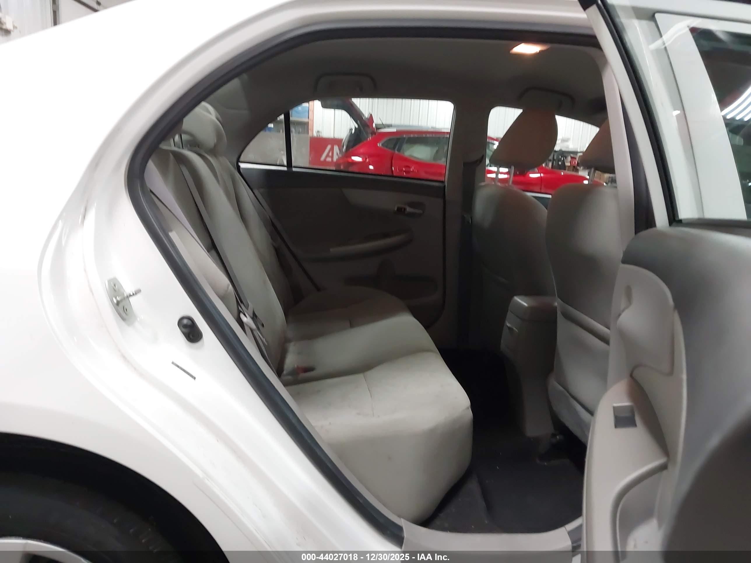 TOYOTA COROLLA image 8