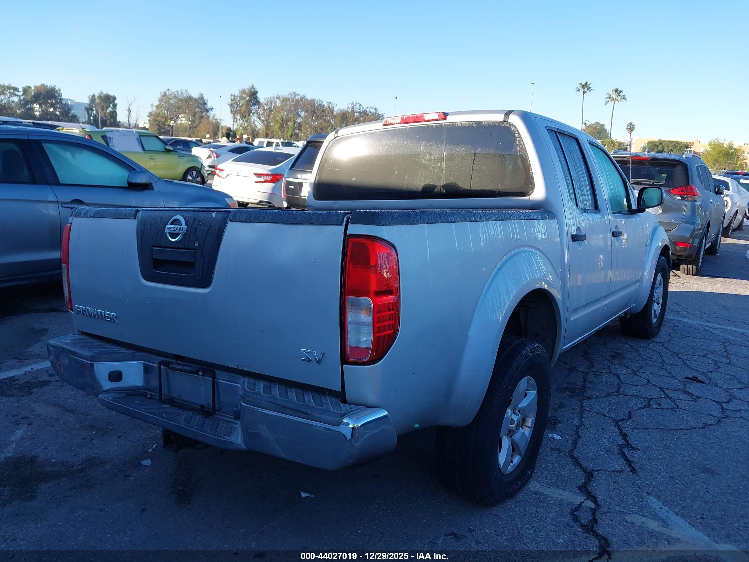 NISSAN FRONTIER image 4