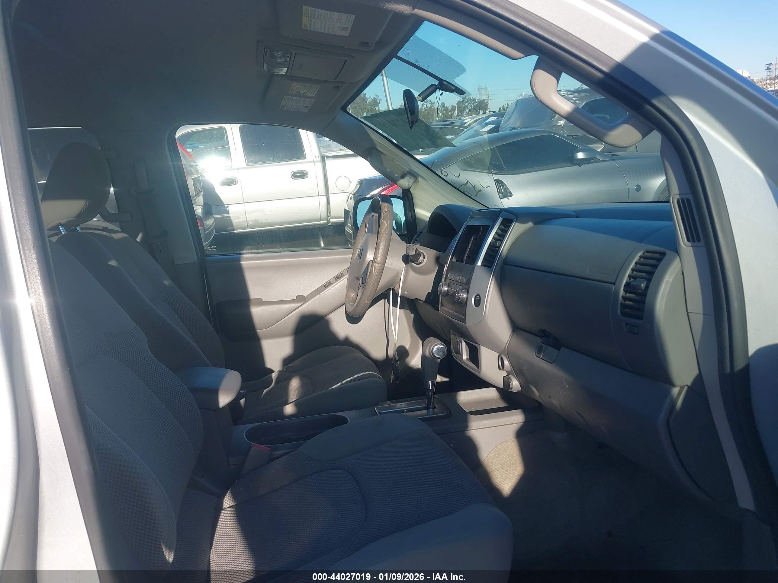 NISSAN FRONTIER image 5