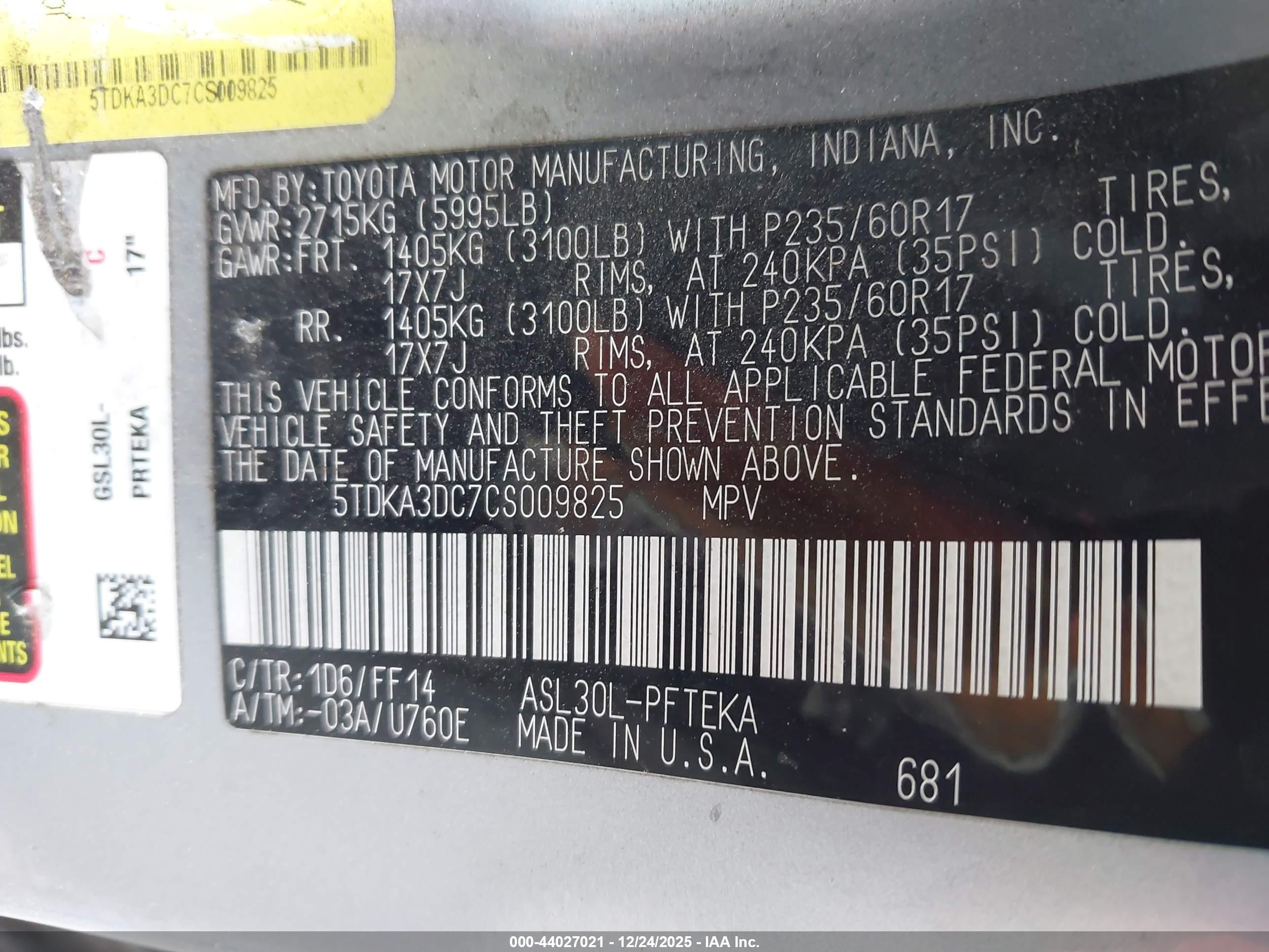 TOYOTA SIENNA image 9